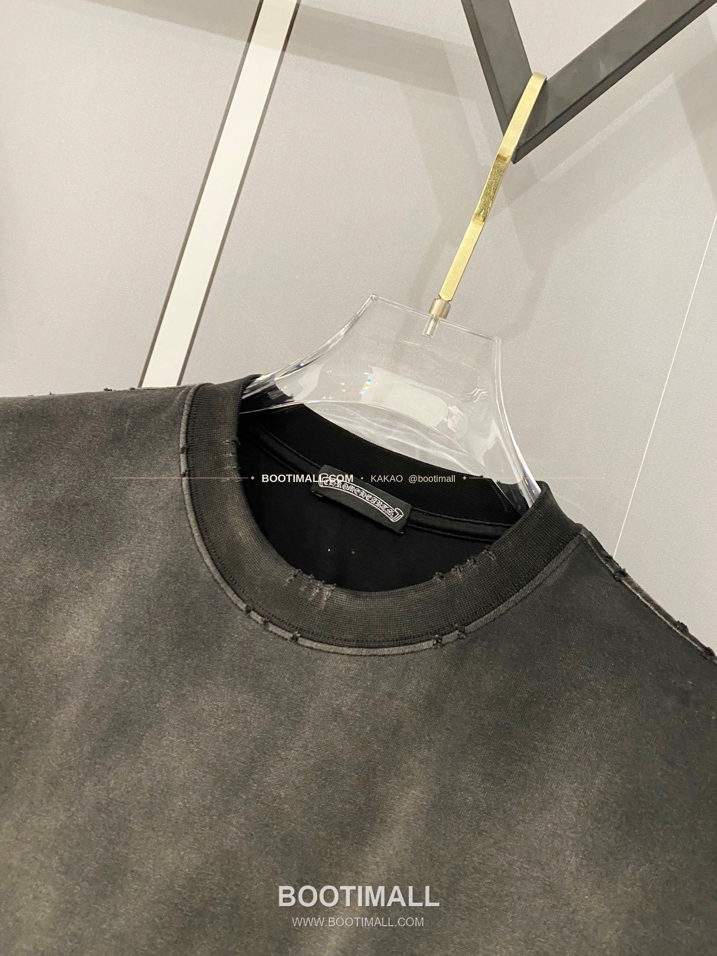 크롬하츠 2026SS 헤비코튼 크로스패치자수 디스트레스 루즈핏 반팔 티셔츠 Chrome Hearts 2026 SS Heavy Cotton Cross Patch Embroidery Distressed Loose Fit Short Sleeve T-Shirt 4