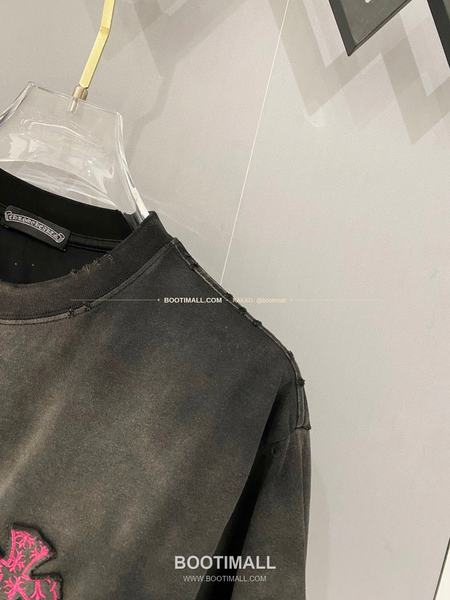 크롬하츠 2026SS 헤비코튼 크로스패치자수 디스트레스 루즈핏 반팔 티셔츠 Chrome Hearts 2026 SS Heavy Cotton Cross Patch Embroidery Distressed Loose Fit Short Sleeve T-Shirt 5