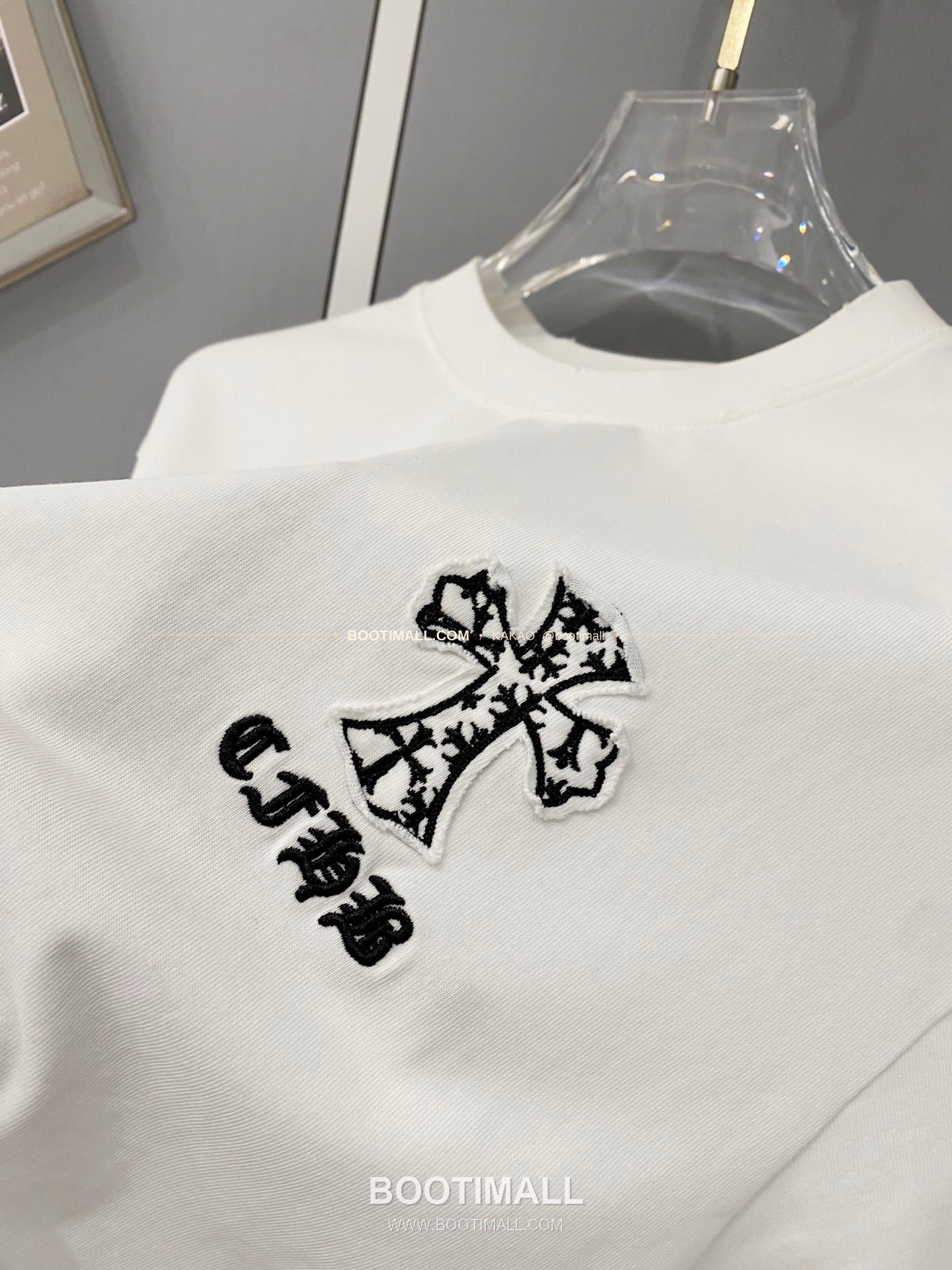 크롬하츠 2026SS 헤비코튼 크로스패치자수 디스트레스 루즈핏 반팔 티셔츠 Chrome Hearts 2026 SS Heavy Cotton Cross Patch Embroidery Distressed Loose Fit Short Sleeve T-Shirt 8