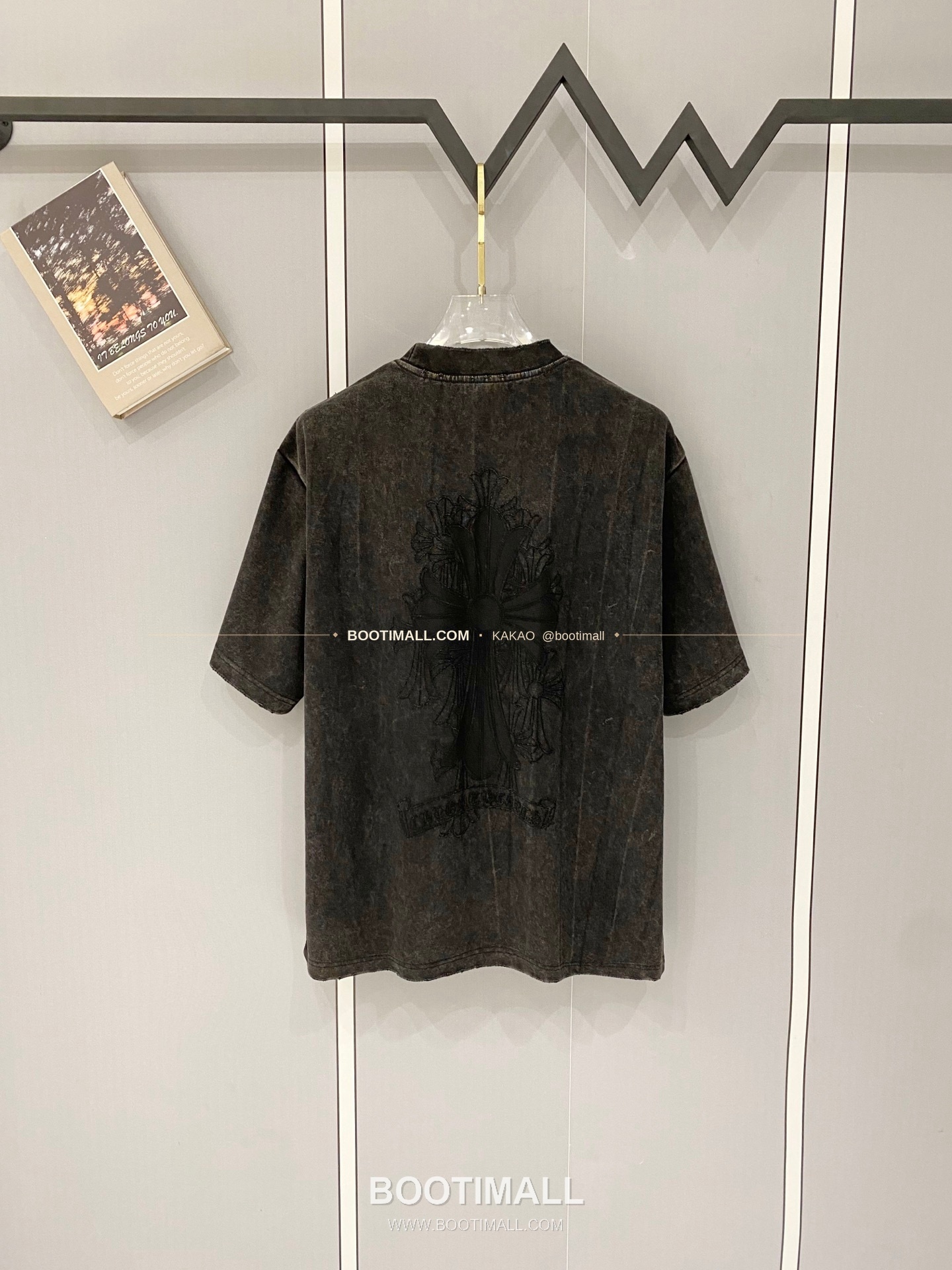 크롬하츠 2026SS 헤비코튼 크로스패치자수 워싱 루즈핏 반팔 티셔츠 Chrome Hearts 2026 SS Heavy Cotton Cross Patch Embroidery Washed Loose Fit Short Sleeve T-Shirt 1