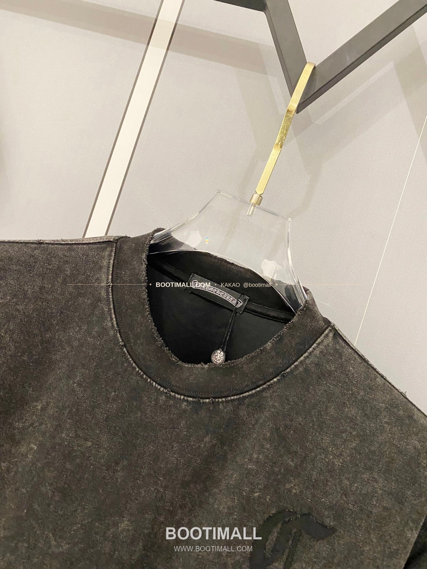 크롬하츠 2026SS 헤비코튼 크로스패치자수 워싱 루즈핏 반팔 티셔츠 Chrome Hearts 2026 SS Heavy Cotton Cross Patch Embroidery Washed Loose Fit Short Sleeve T-Shirt 4