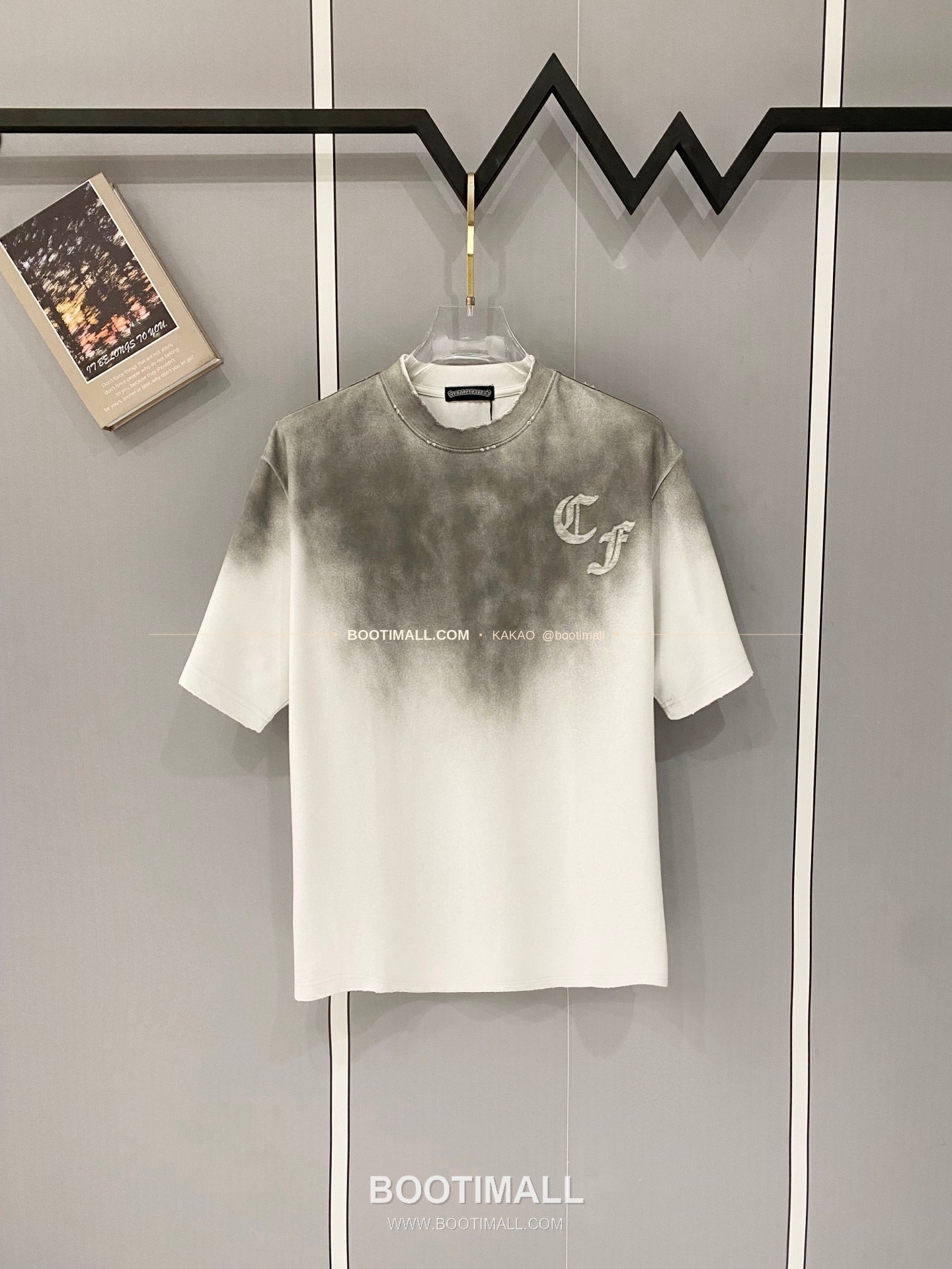 크롬하츠 2026SS 헤비코튼 크로스패치자수 워싱 루즈핏 반팔 티셔츠 Chrome Hearts 2026 SS Heavy Cotton Cross Patch Embroidery Washed Loose Fit Short Sleeve T-Shirt 1