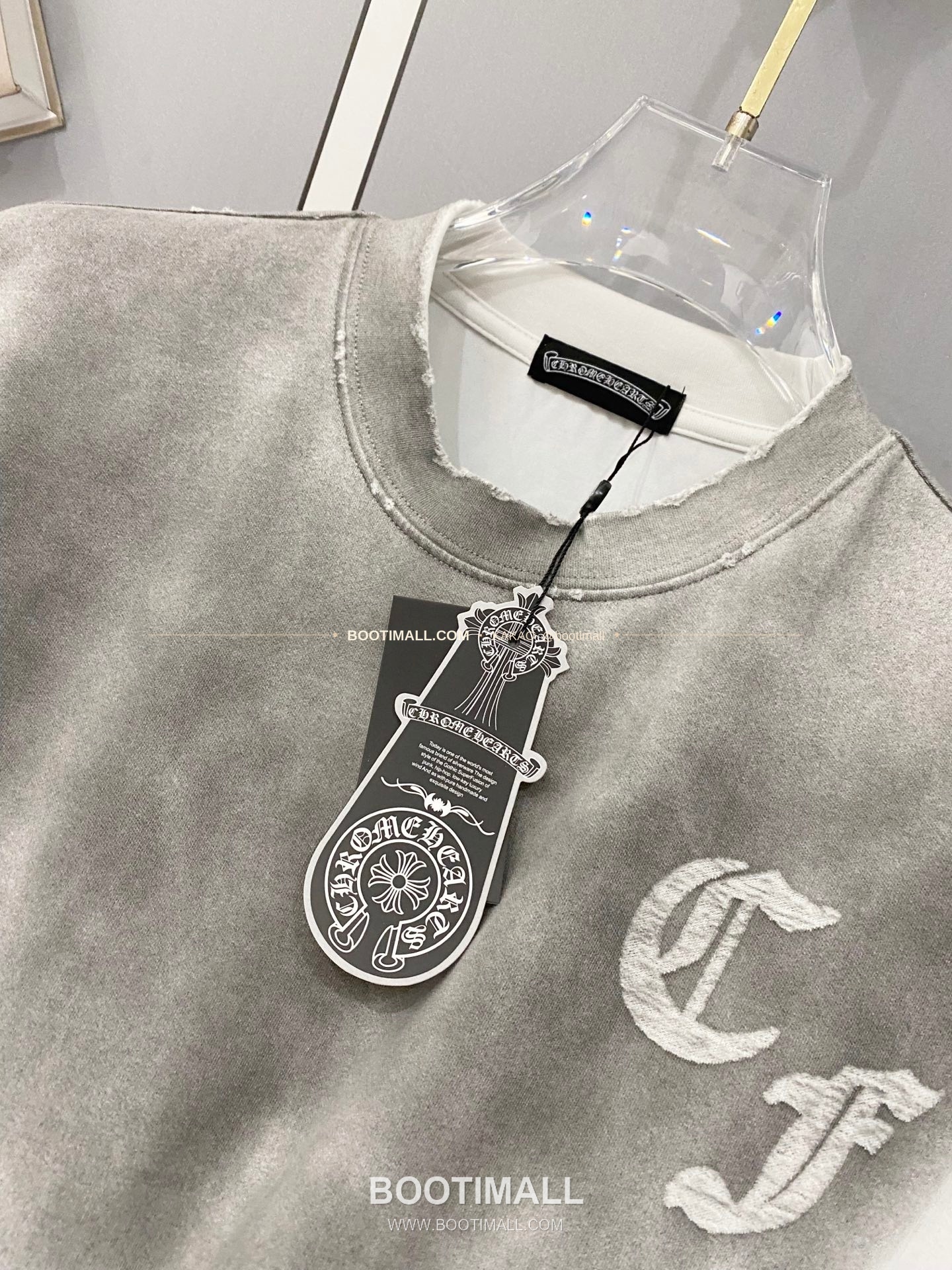 크롬하츠 2026SS 헤비코튼 크로스패치자수 워싱 루즈핏 반팔 티셔츠 Chrome Hearts 2026 SS Heavy Cotton Cross Patch Embroidery Washed Loose Fit Short Sleeve T-Shirt 3
