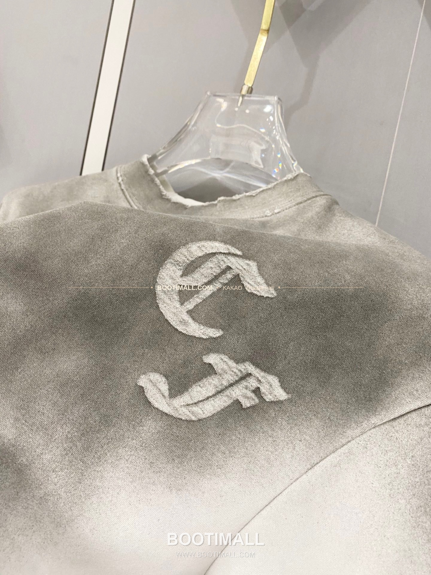 크롬하츠 2026SS 헤비코튼 크로스패치자수 워싱 루즈핏 반팔 티셔츠 Chrome Hearts 2026 SS Heavy Cotton Cross Patch Embroidery Washed Loose Fit Short Sleeve T-Shirt 4