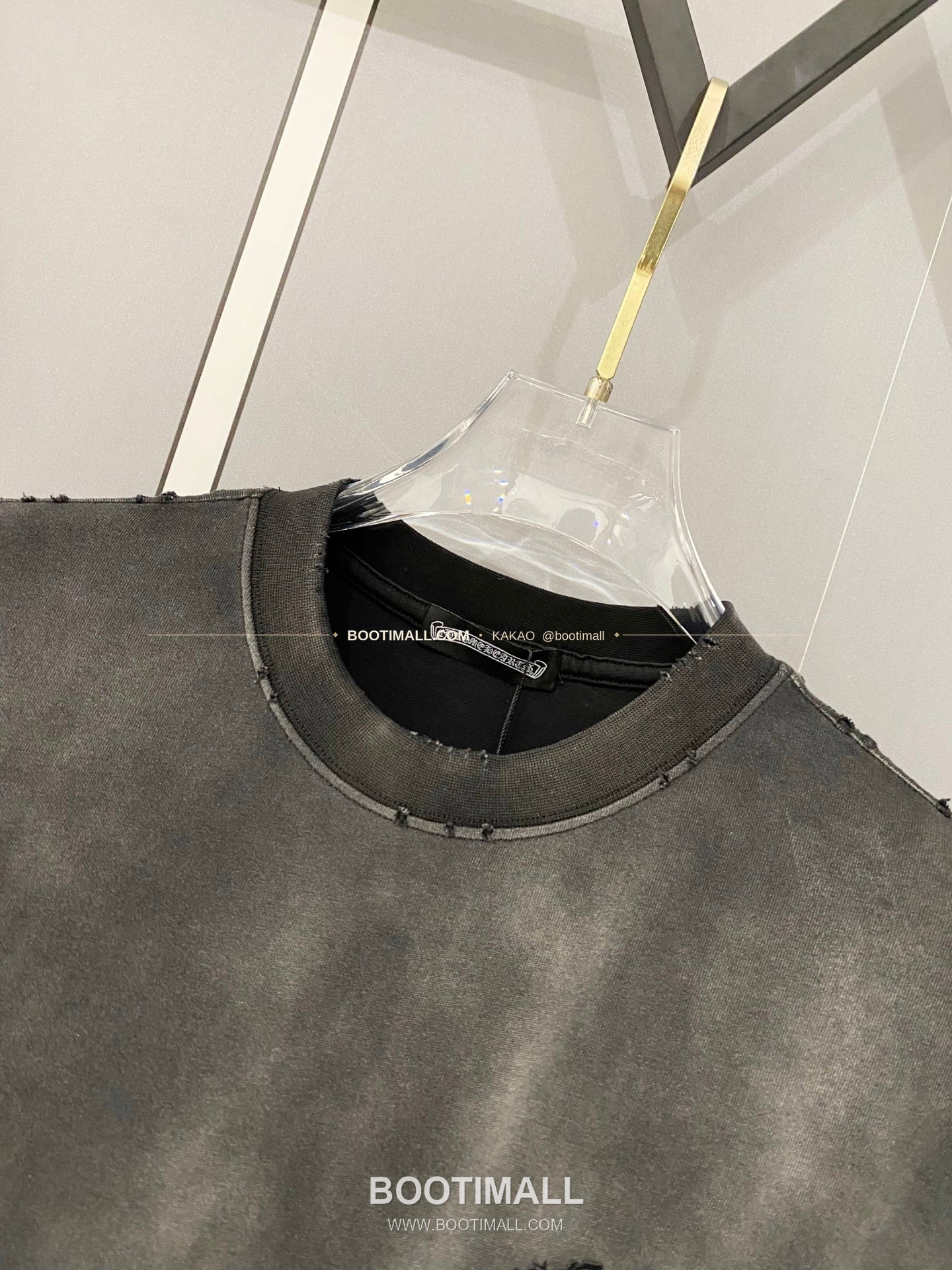 크롬하츠 2026SS 헤비코튼 크로스패치자수 워시드 루즈핏 반팔 티셔츠 Chrome Hearts 2026 SS Heavy Cotton Cross Patch Embroidery Washed Loose Fit Short Sleeve T-Shirt 5