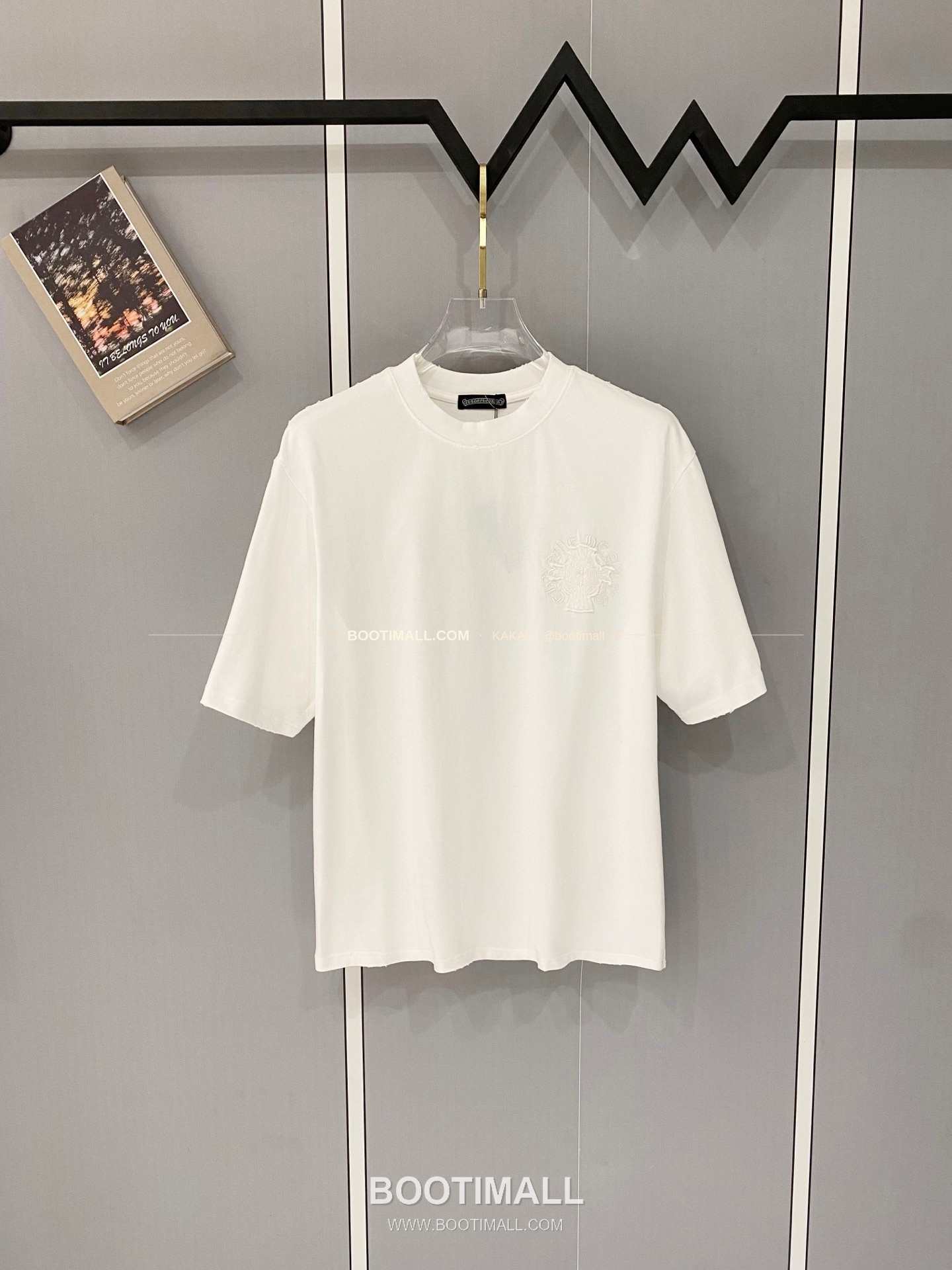 크롬하츠 2026SS 헤비코튼 크로스패치자수 워시드 루즈핏 반팔 티셔츠 Chrome Hearts 2026 SS Heavy Cotton Cross Patch Embroidery Washed Loose Fit Short Sleeve T-Shirt 1