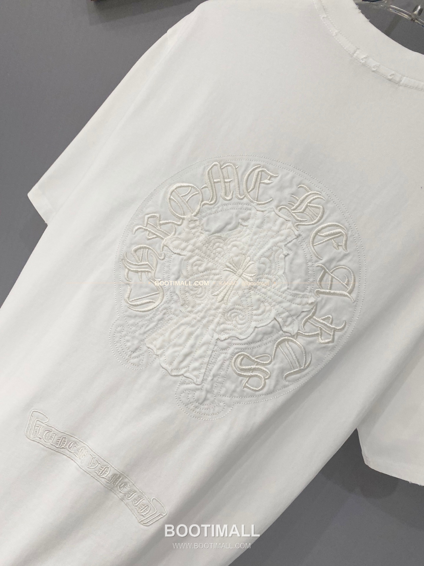 크롬하츠 2026SS 헤비코튼 크로스패치자수 워시드 루즈핏 반팔 티셔츠 Chrome Hearts 2026 SS Heavy Cotton Cross Patch Embroidery Washed Loose Fit Short Sleeve T-Shirt 3