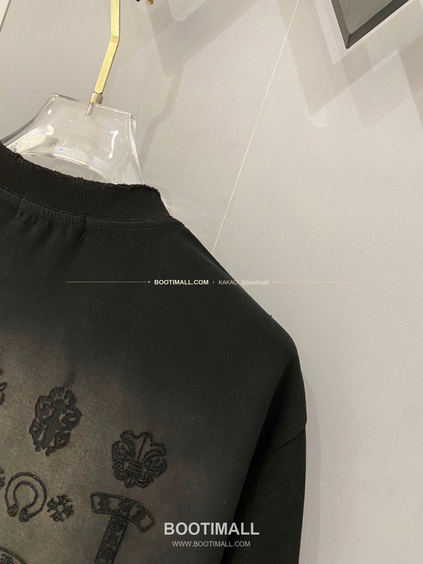 크롬하츠 2026SS 헤비코튼 크로스패치자수 디스트레스 루즈핏 반팔 티셔츠 Chrome Hearts 2026 SS Heavy Cotton Cross Patch Embroidery Distressed Loose Fit Short Sleeve T-Shirt 4