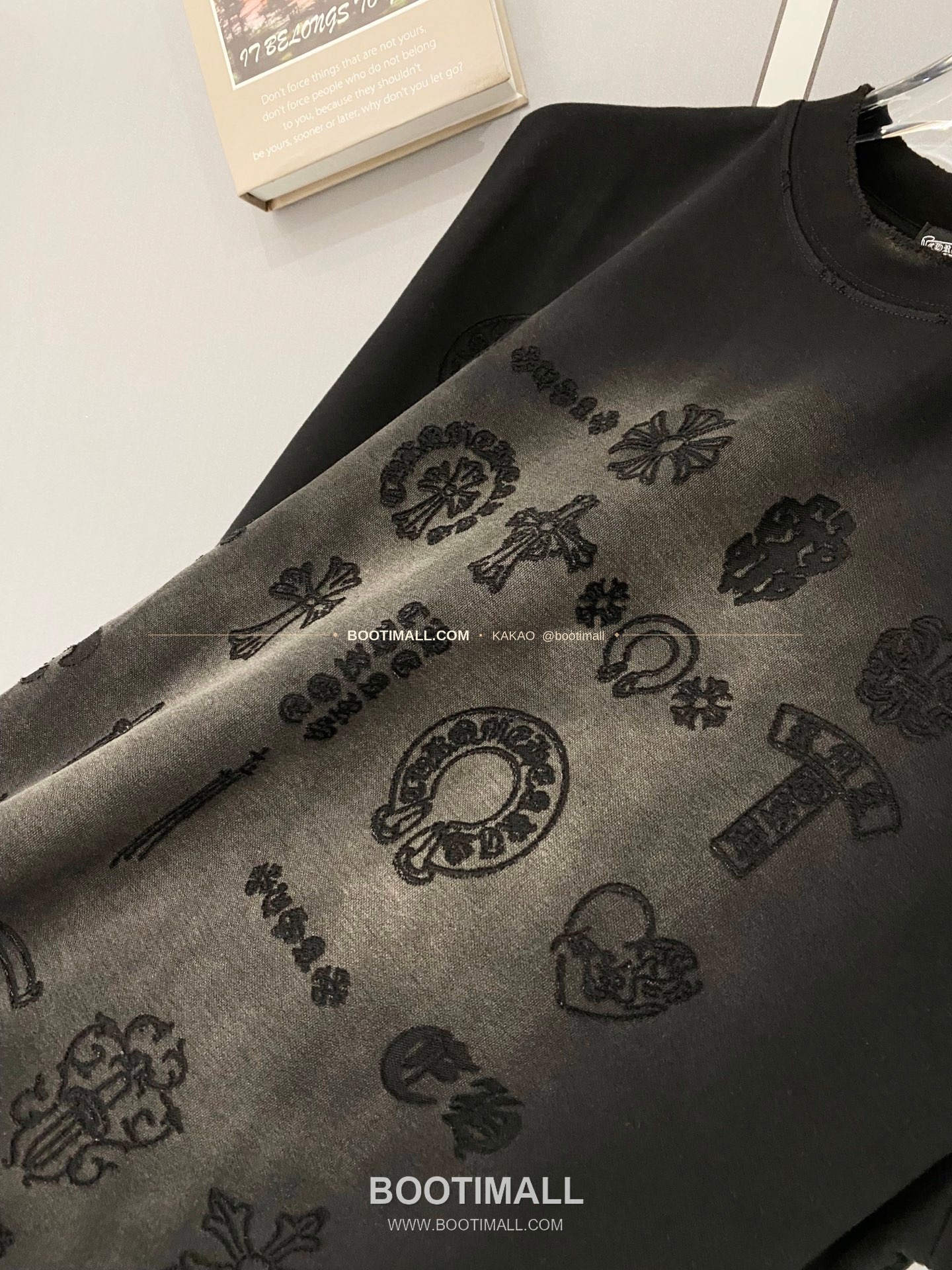 크롬하츠 2026SS 헤비코튼 크로스패치자수 디스트레스 루즈핏 반팔 티셔츠 Chrome Hearts 2026 SS Heavy Cotton Cross Patch Embroidery Distressed Loose Fit Short Sleeve T-Shirt 6