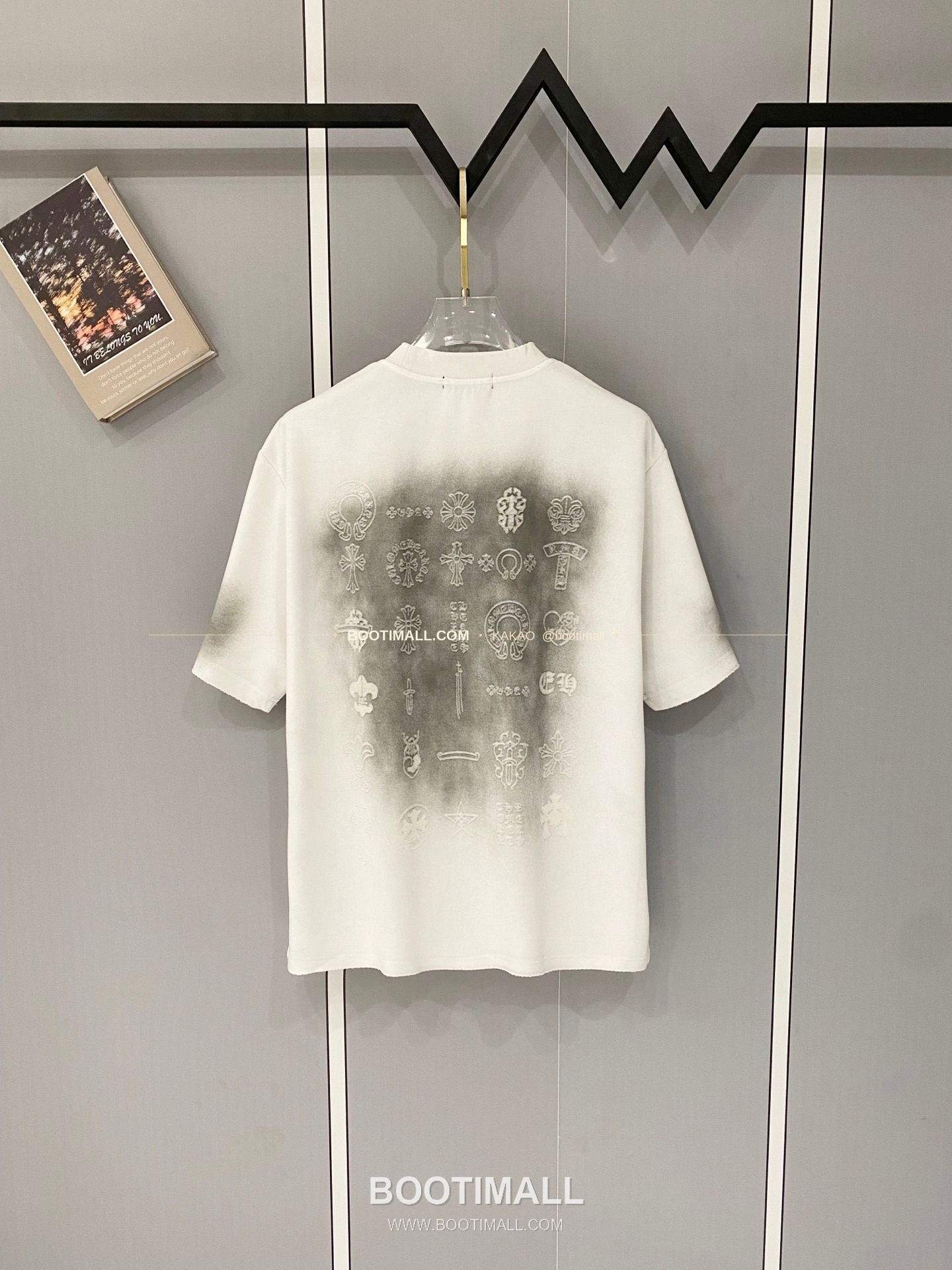 크롬하츠 2026SS 헤비코튼 크로스패치자수 디스트레스 루즈핏 반팔 티셔츠 Chrome Hearts 2026 SS Heavy Cotton Cross Patch Embroidery Distressed Loose Fit Short Sleeve T-Shirt 2