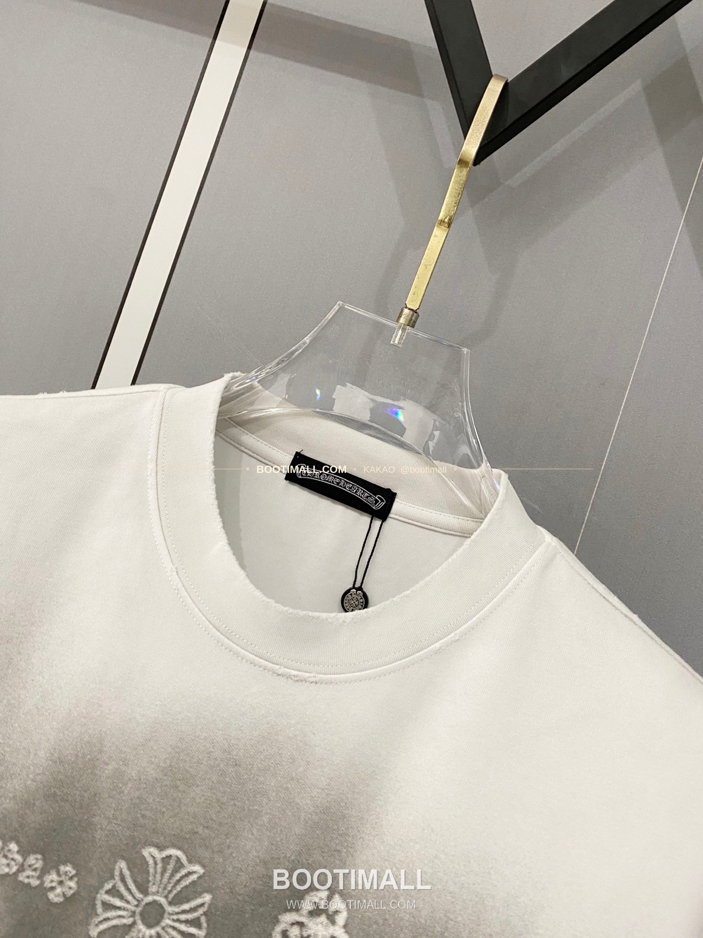 크롬하츠 2026SS 헤비코튼 크로스패치자수 디스트레스 루즈핏 반팔 티셔츠 Chrome Hearts 2026 SS Heavy Cotton Cross Patch Embroidery Distressed Loose Fit Short Sleeve T-Shirt 5