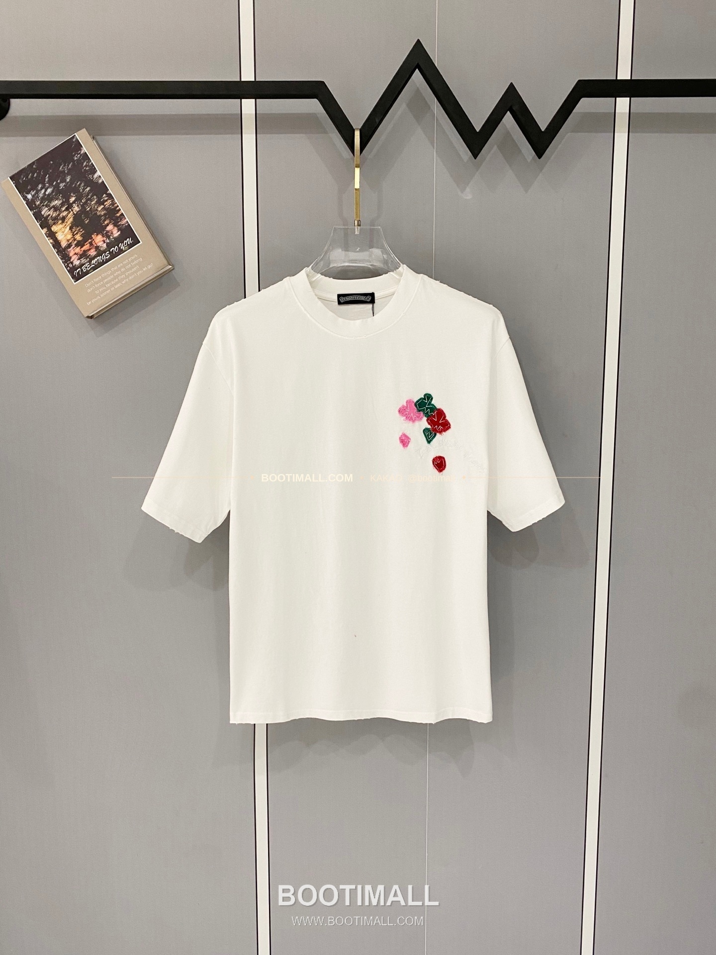 크롬하츠 2026SS 헤비코튼 크로스패치자수 워시드 루즈핏 반팔 티셔츠 Chrome Hearts 2026 SS Heavy Cotton Cross Patch Embroidery Washed Loose Fit Short Sleeve T-Shirt 1