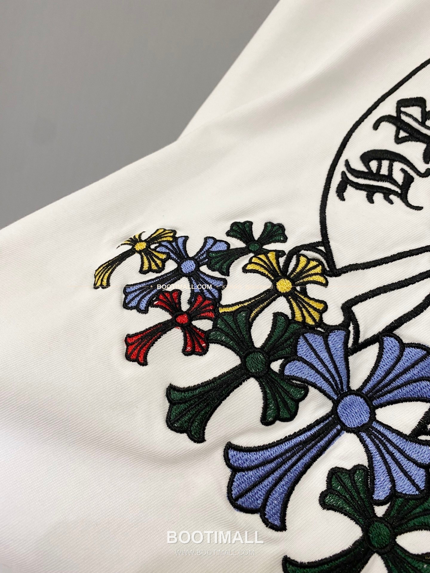 크롬하츠 2026SS 헤비코튼 크로스패치자수 워시드 루즈핏 반팔 티셔츠 Chrome Hearts 2026 SS Heavy Cotton Cross Patch Embroidery Washed Loose Fit Short Sleeve T-Shirt 4