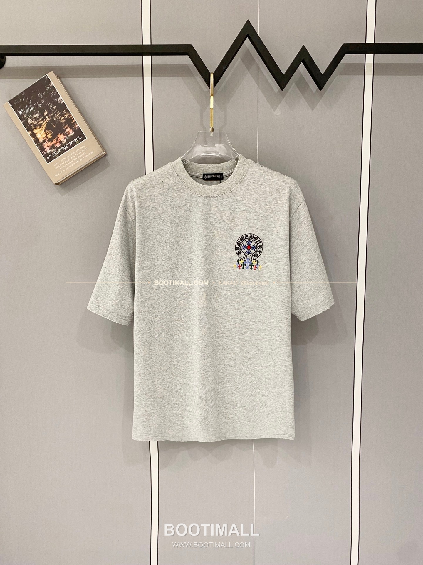 크롬하츠 2026SS 헤비코튼 크로스패치자수 워시드 루즈핏 반팔 티셔츠 Chrome Hearts 2026 SS Heavy Cotton Cross Patch Embroidery Washed Loose Fit Short Sleeve T-Shirt 1