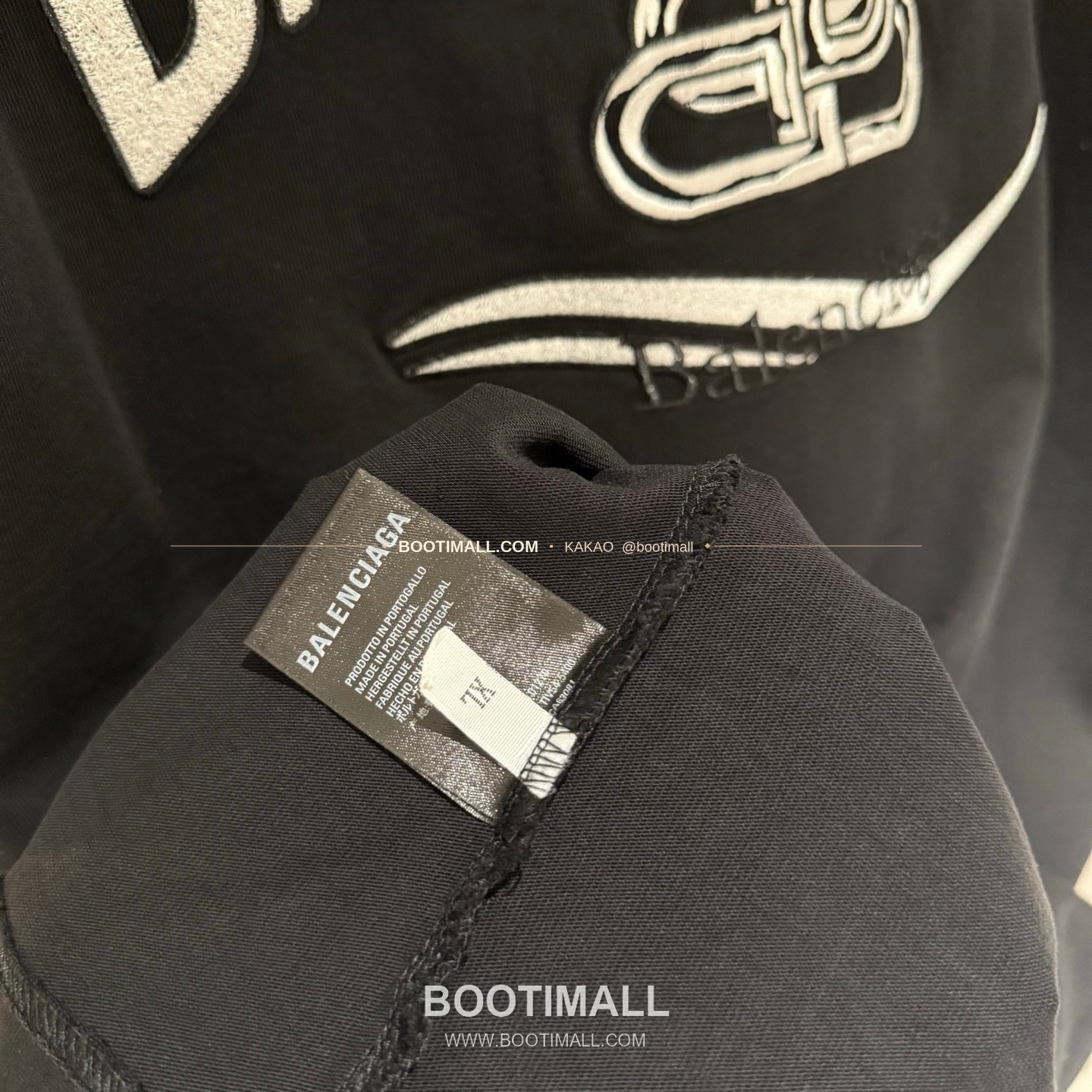 발렌시아가 2025SS 헤비코튼 자수로고 루즈핏 반팔 티셔츠 Balenciaga 2025 SS Heavy Cotton Embroidery Logo Loose Fit Short Sleeve T-Shirt K109 8