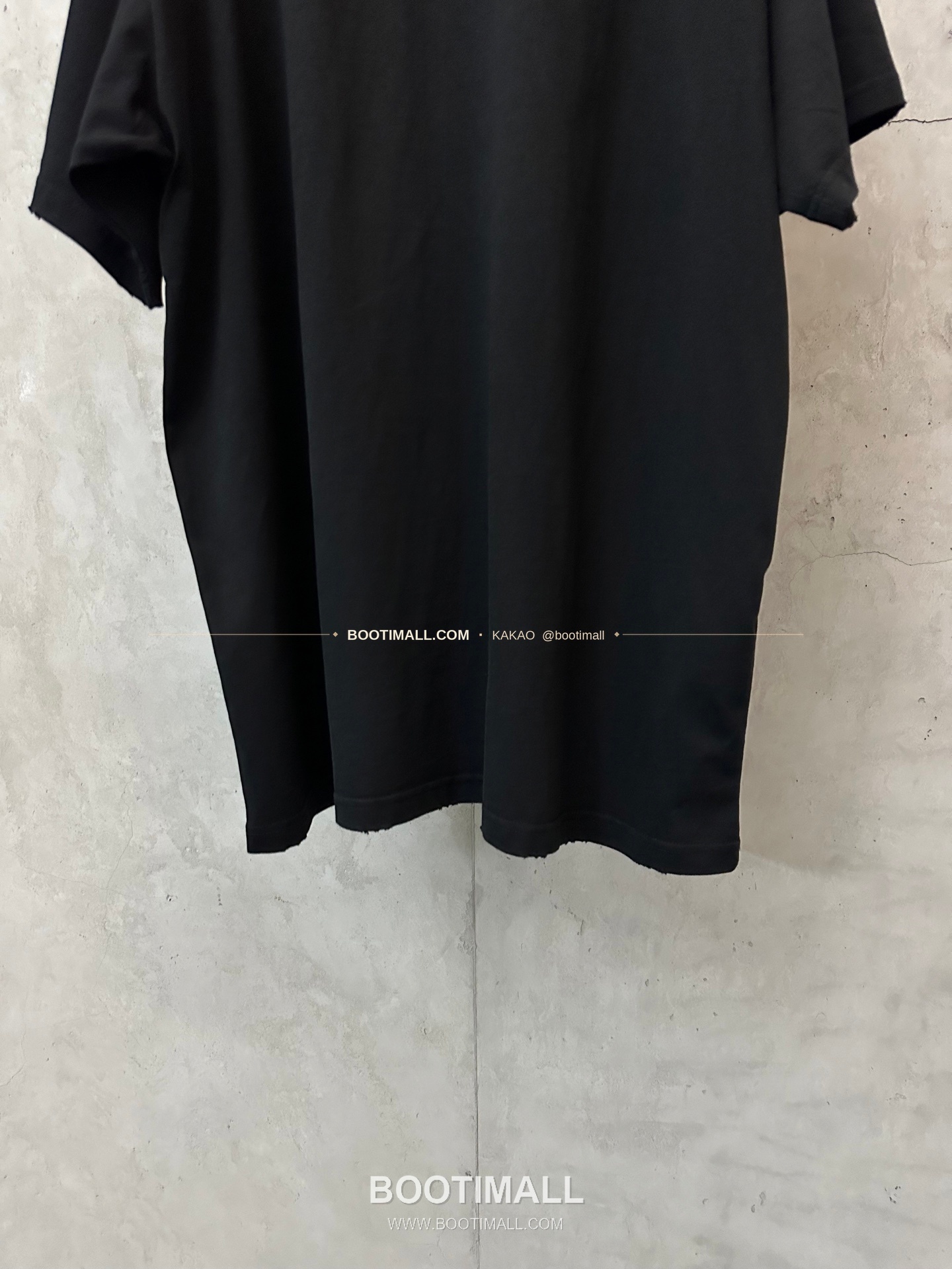 발렌시아가 2026SS 헤비코튼 핑크로고자수 루즈핏 반팔 티셔츠 Balenciaga 2026 SS Heavy Cotton Pink Logo Embroidery Loose Fit Short Sleeve T-Shirt 4