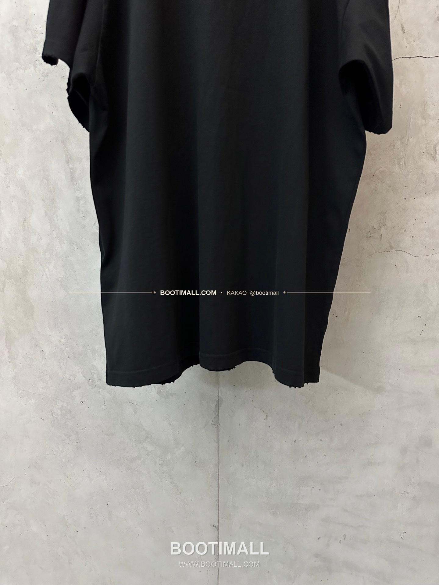 발렌시아가 2026SS 헤비코튼 핑크로고자수 루즈핏 반팔 티셔츠 Balenciaga 2026 SS Heavy Cotton Pink Logo Embroidery Loose Fit Short Sleeve T-Shirt 6