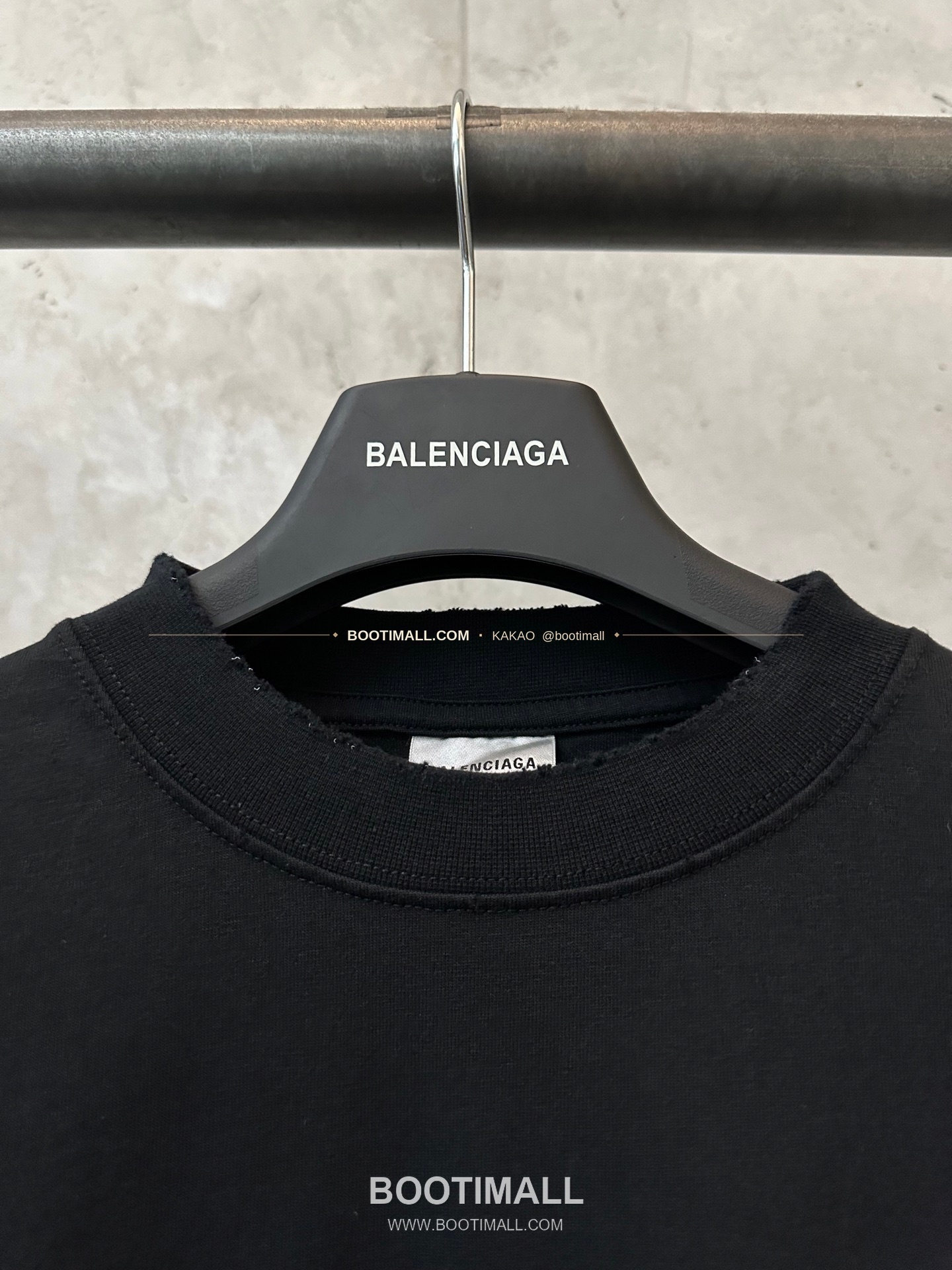 발렌시아가 2026SS 헤비코튼 핑크로고자수 루즈핏 반팔 티셔츠 Balenciaga 2026 SS Heavy Cotton Pink Logo Embroidery Loose Fit Short Sleeve T-Shirt 7