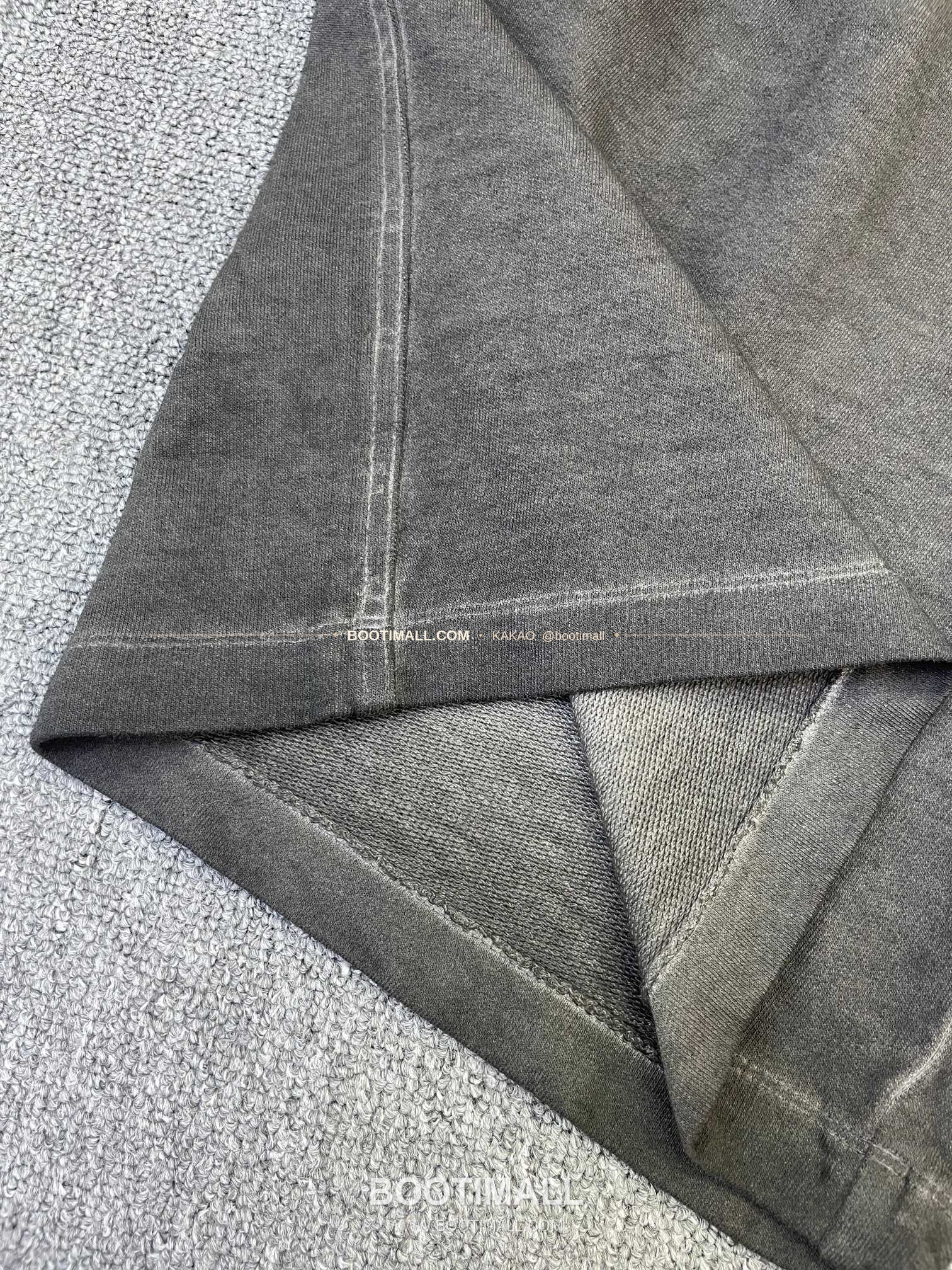 스톤아일랜드 2026SS 헤비코튼 와펜로고 워시드 루즈핏 반팔 티셔츠 Stone Island 2026 SS Heavy Cotton Patch Logo Washed Loose Fit Short Sleeve T-Shirt 6