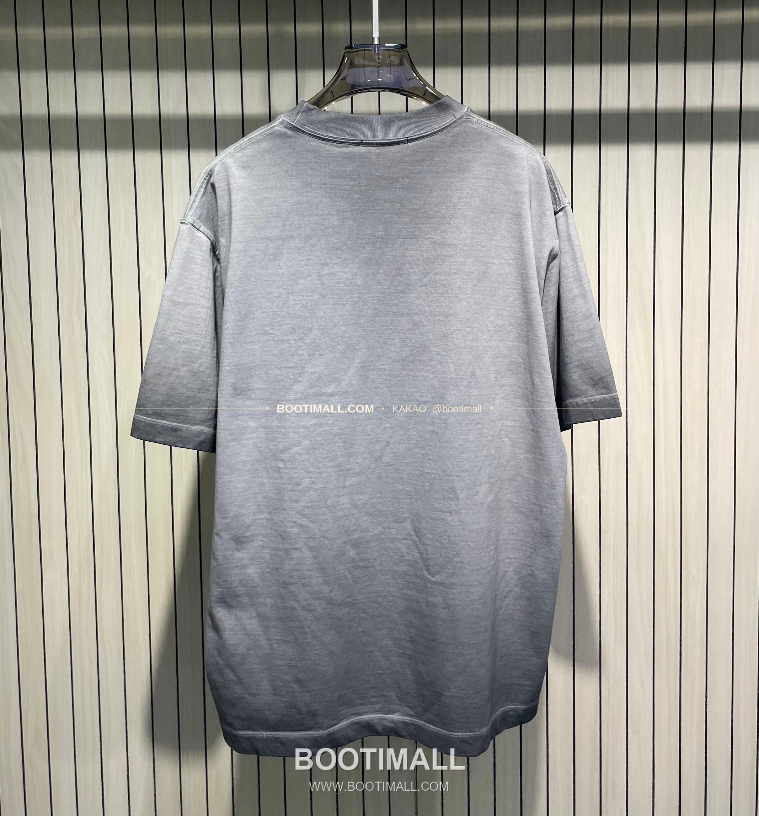 스톤아일랜드 2026SS 헤비코튼 와펜로고 워시드 루즈핏 반팔 티셔츠 Stone Island 2026 SS Heavy Cotton Patch Logo Washed Loose Fit Short Sleeve T-Shirt 3