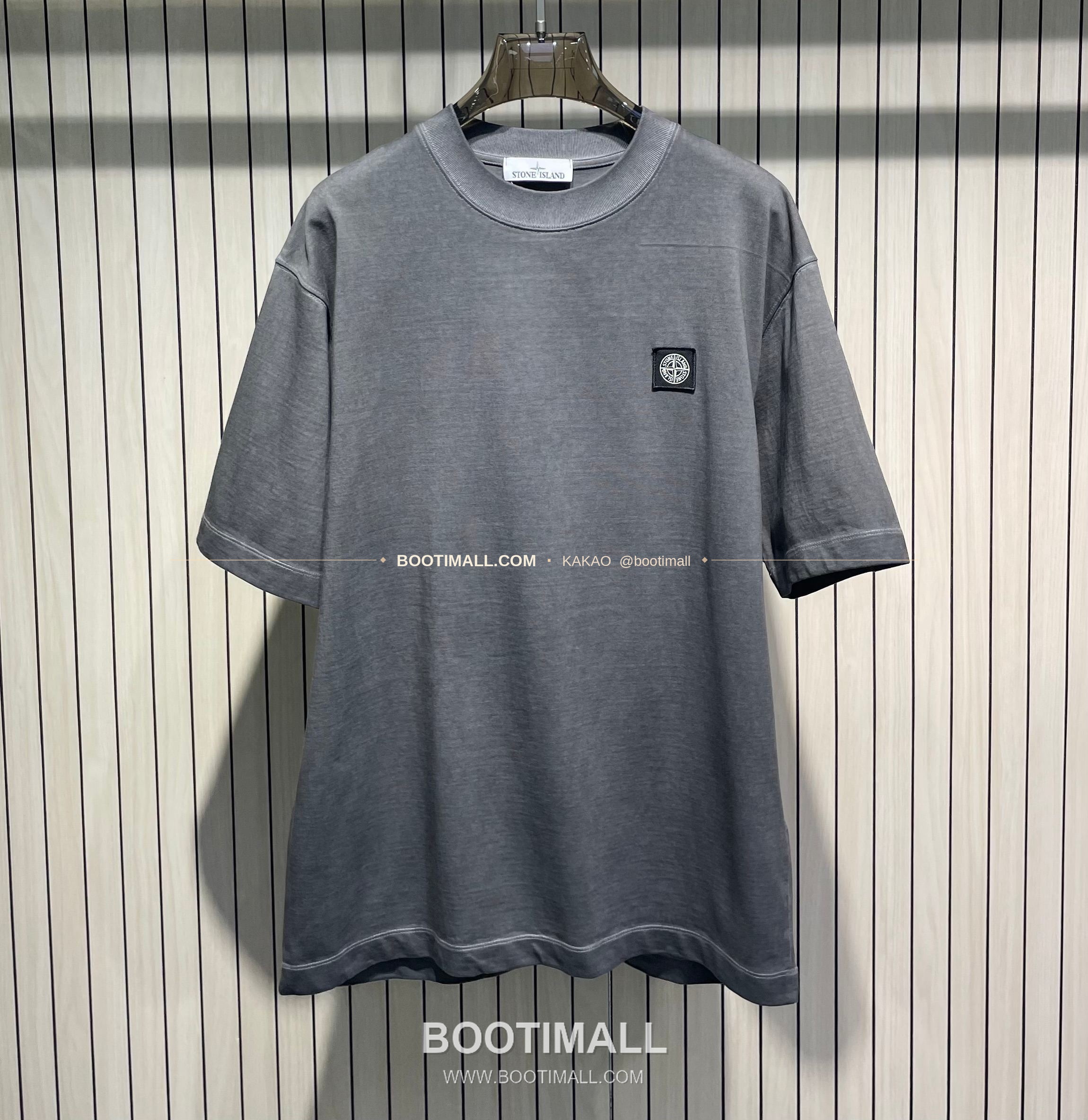 스톤아일랜드 2026SS 헤비코튼 와펜로고 워시드 루즈핏 반팔 티셔츠 Stone Island 2026 SS Heavy Cotton Patch Logo Washed Loose Fit Short Sleeve T-Shirt 4