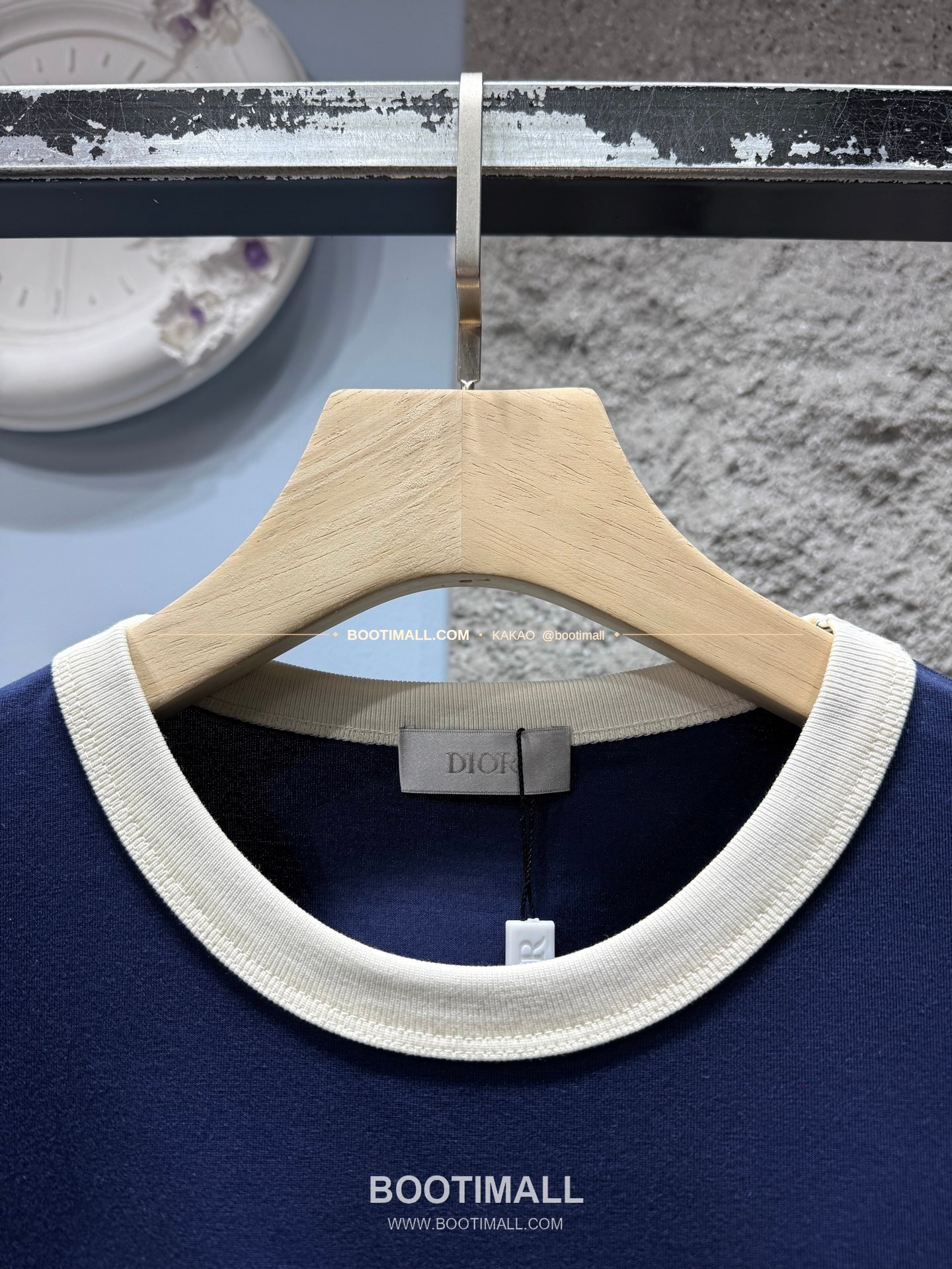 디올 2026SS 코튼 Hello Sorrow 프린트 레귤러핏 반팔 티셔츠 Dior 2026 SS Cotton Hello Sorrow Print Regular Fit Short Sleeve T-Shirt XL26020 2