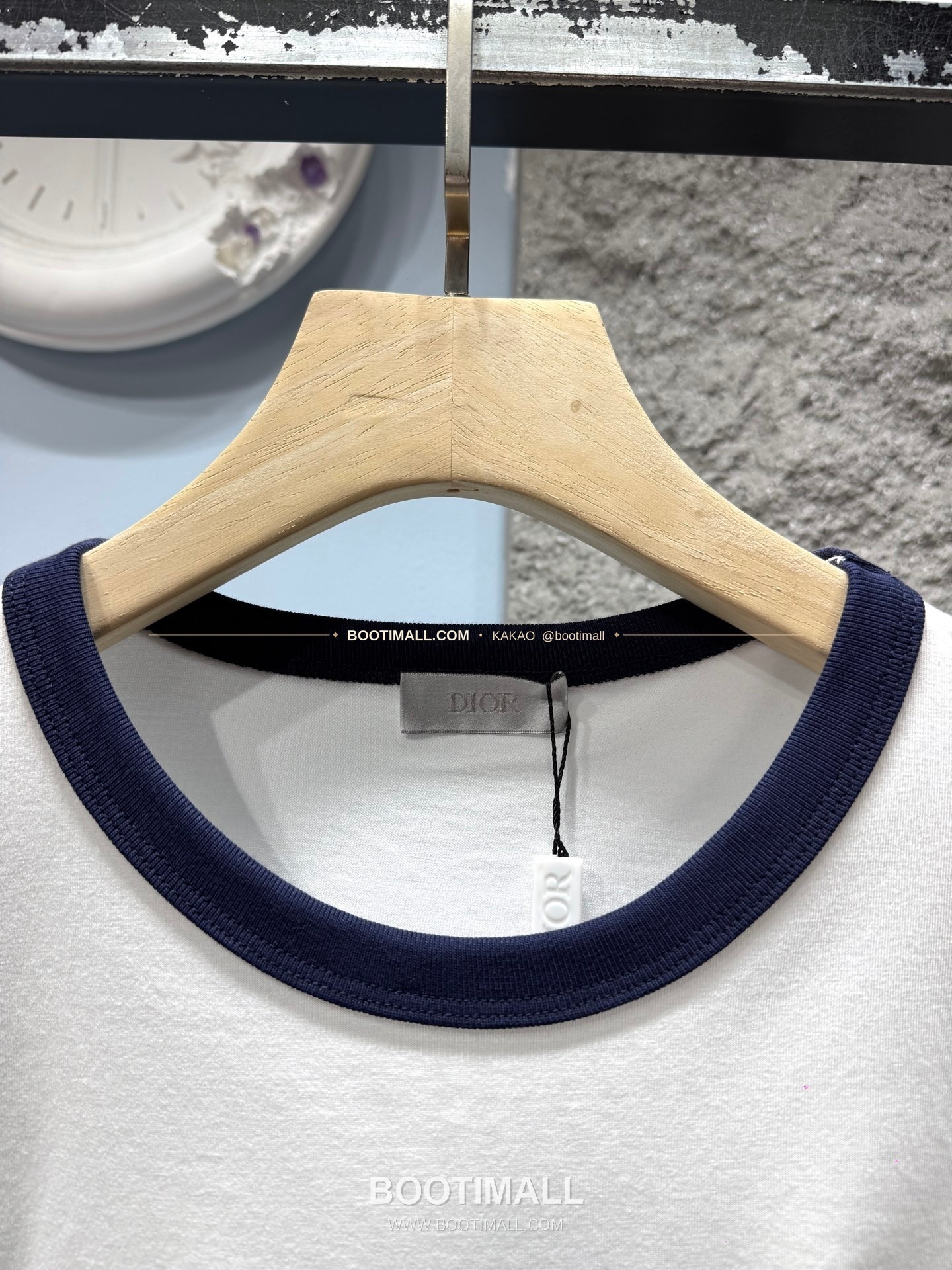 디올 2026SS 코튼 Hello Sorrow 프린트 레귤러핏 반팔 티셔츠 Dior 2026 SS Cotton Hello Sorrow Print Regular Fit Short Sleeve T-Shirt XL26020 2