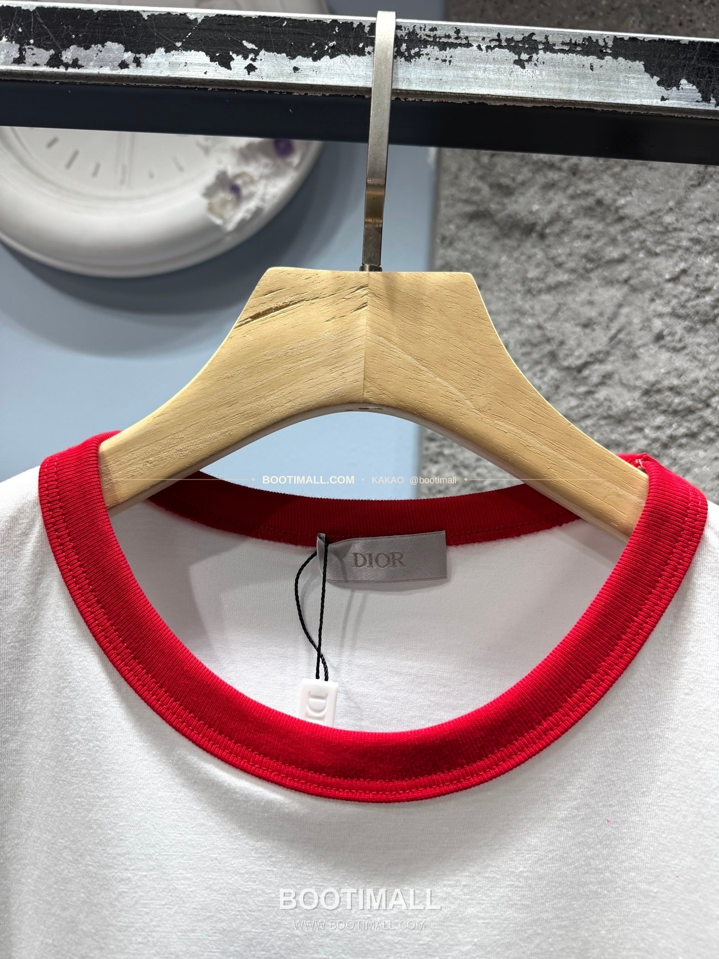 디올 2026SS 코튼 Hello Sorrow 프린트 레귤러핏 반팔 티셔츠 Dior 2026 SS Cotton Hello Sorrow Print Regular Fit Short Sleeve T-Shirt XL26020 2