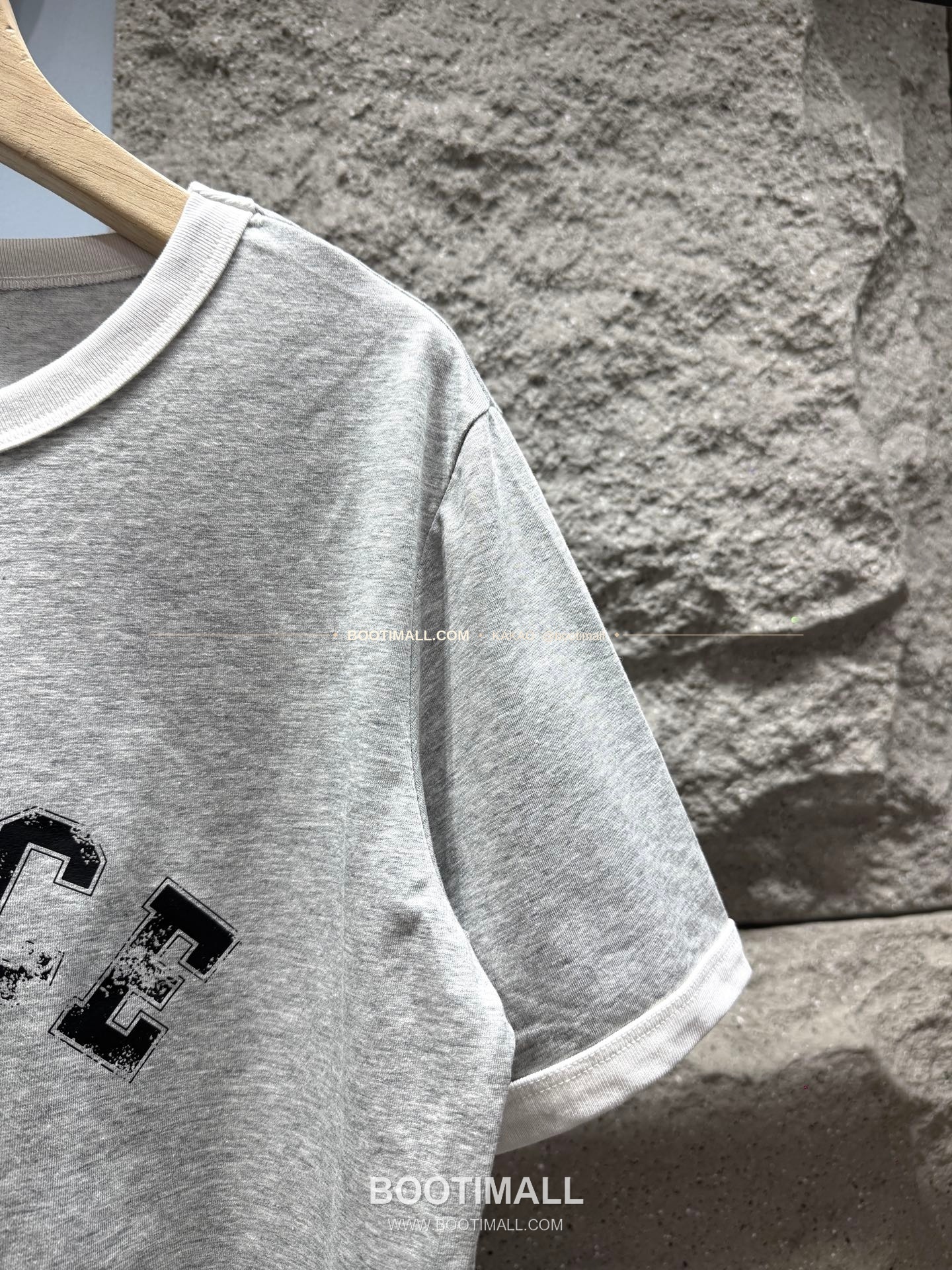 셀린느 2026SS 소로나 로고프린트 레귤러핏 반팔 티셔츠 Celine 2026 SS Sorona Logo Print Regular Fit Short Sleeve T-Shirt XYN37 3