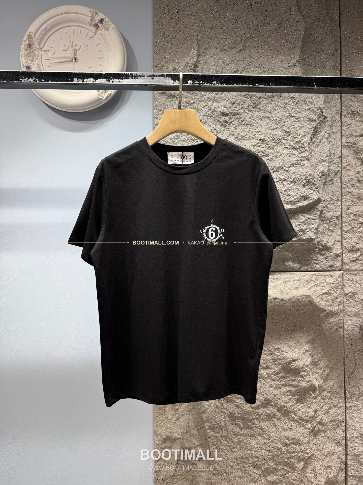 메종마르지엘라 2026SS 소로나 넘버프린트 레귤러핏 반팔 티셔츠 Maison Margiela 2026 SS Sorona Number Print Regular Fit Short Sleeve T-Shirt XYN36 1