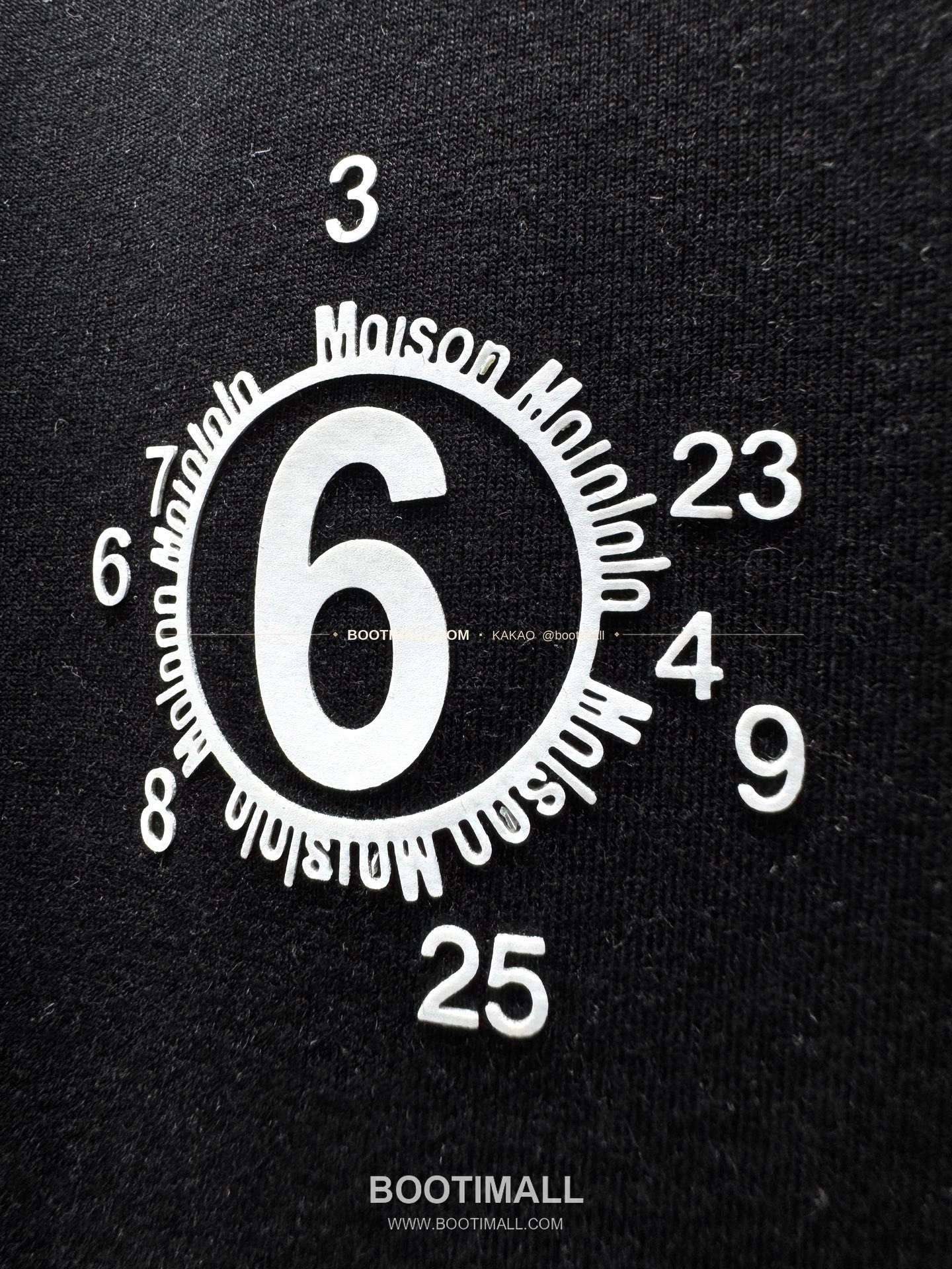 메종마르지엘라 2026SS 소로나 넘버프린트 레귤러핏 반팔 티셔츠 Maison Margiela 2026 SS Sorona Number Print Regular Fit Short Sleeve T-Shirt XYN36 4