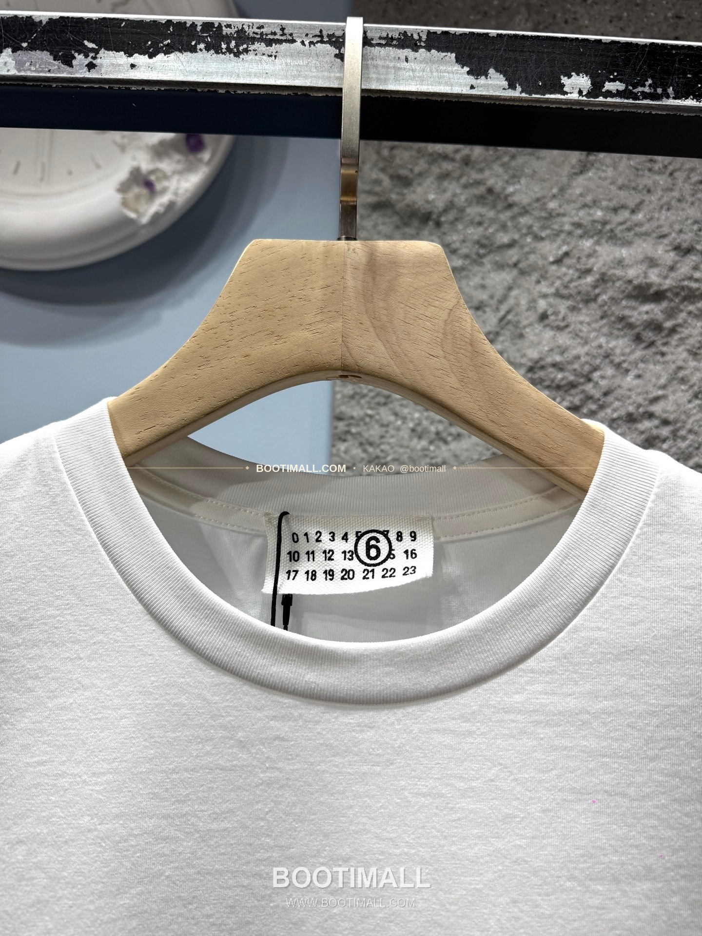 메종마르지엘라 2026SS 소로나 넘버프린트 레귤러핏 반팔 티셔츠 Maison Margiela 2026 SS Sorona Number Print Regular Fit Short Sleeve T-Shirt XYN36 2