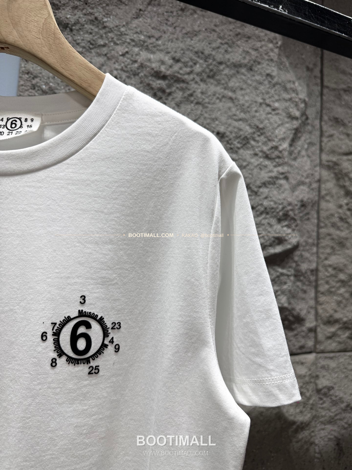 메종마르지엘라 2026SS 소로나 넘버프린트 레귤러핏 반팔 티셔츠 Maison Margiela 2026 SS Sorona Number Print Regular Fit Short Sleeve T-Shirt XYN36 3