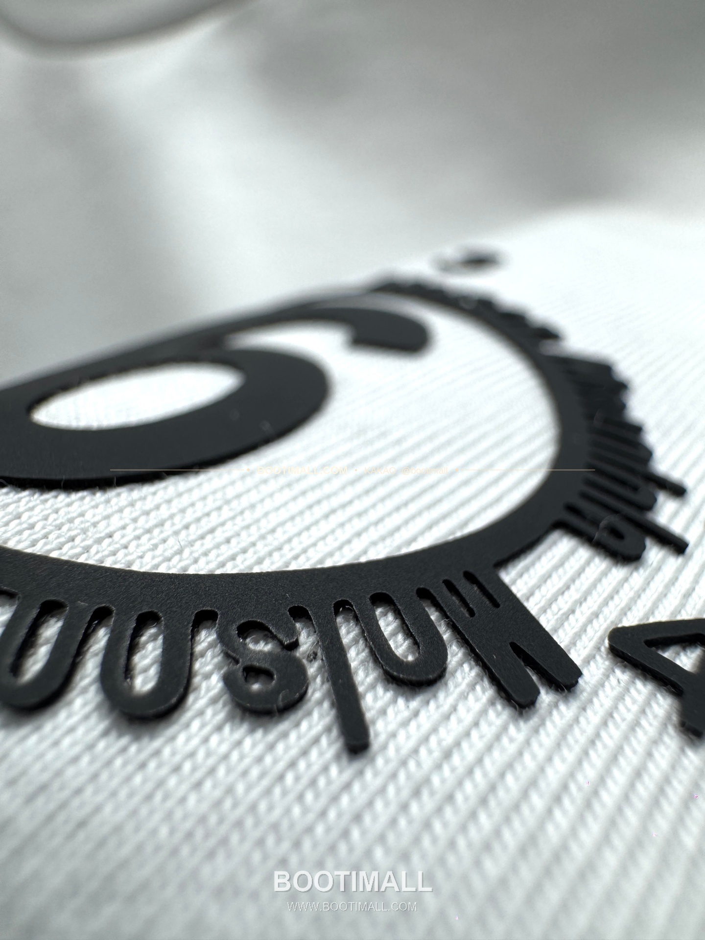 메종마르지엘라 2026SS 소로나 넘버프린트 레귤러핏 반팔 티셔츠 Maison Margiela 2026 SS Sorona Number Print Regular Fit Short Sleeve T-Shirt XYN36 5