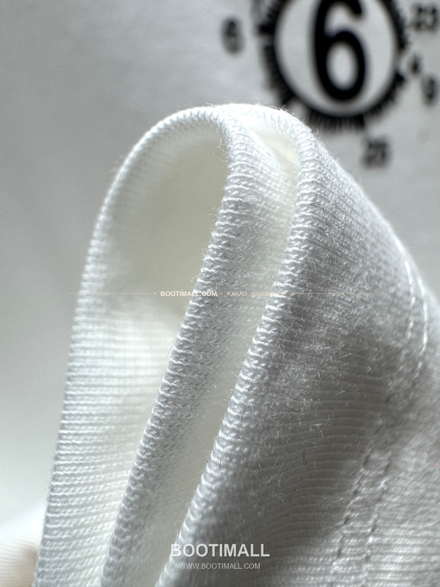 메종마르지엘라 2026SS 소로나 넘버프린트 레귤러핏 반팔 티셔츠 Maison Margiela 2026 SS Sorona Number Print Regular Fit Short Sleeve T-Shirt XYN36 6