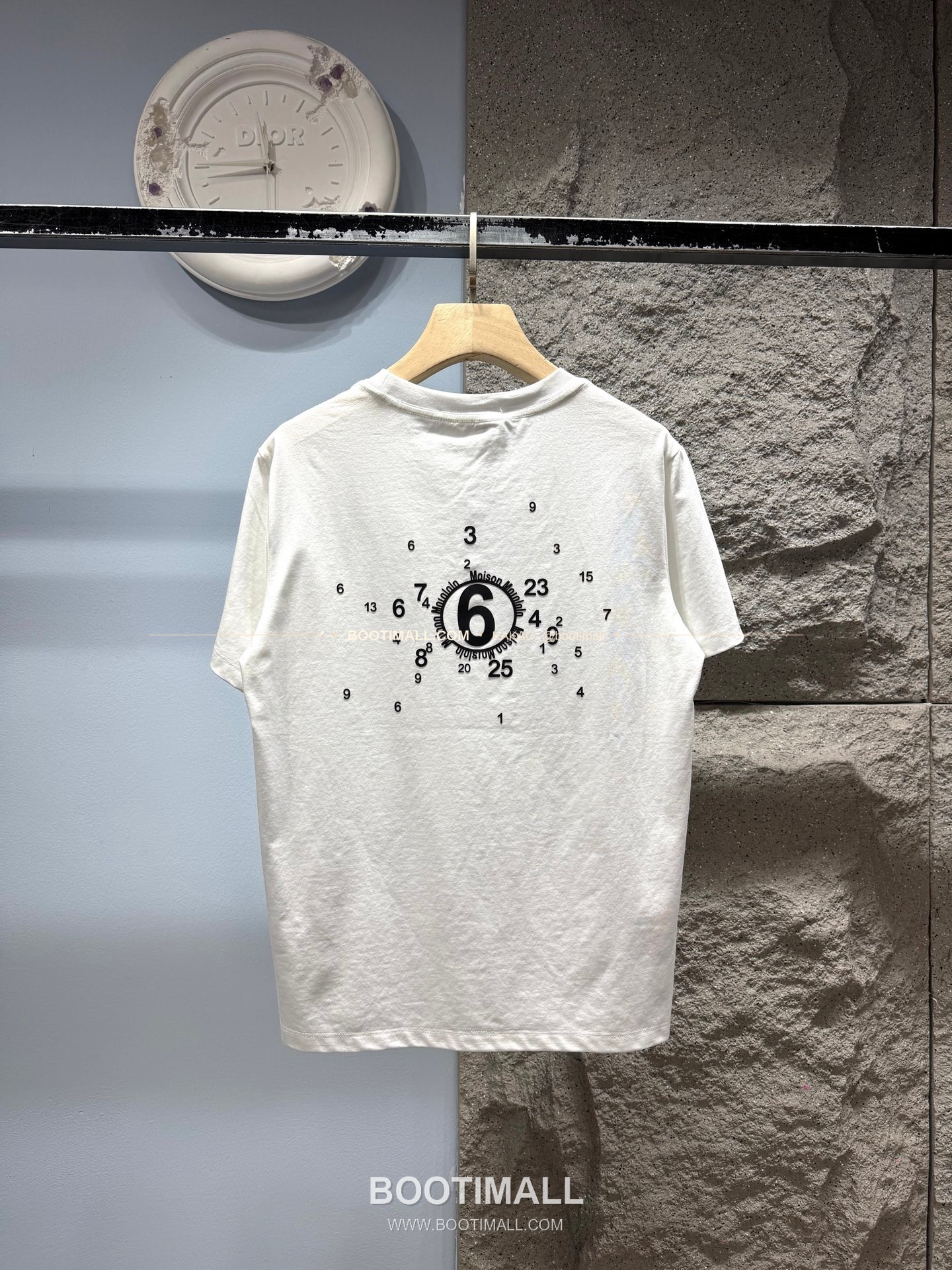 메종마르지엘라 2026SS 소로나 넘버프린트 레귤러핏 반팔 티셔츠 Maison Margiela 2026 SS Sorona Number Print Regular Fit Short Sleeve T-Shirt XYN36 9