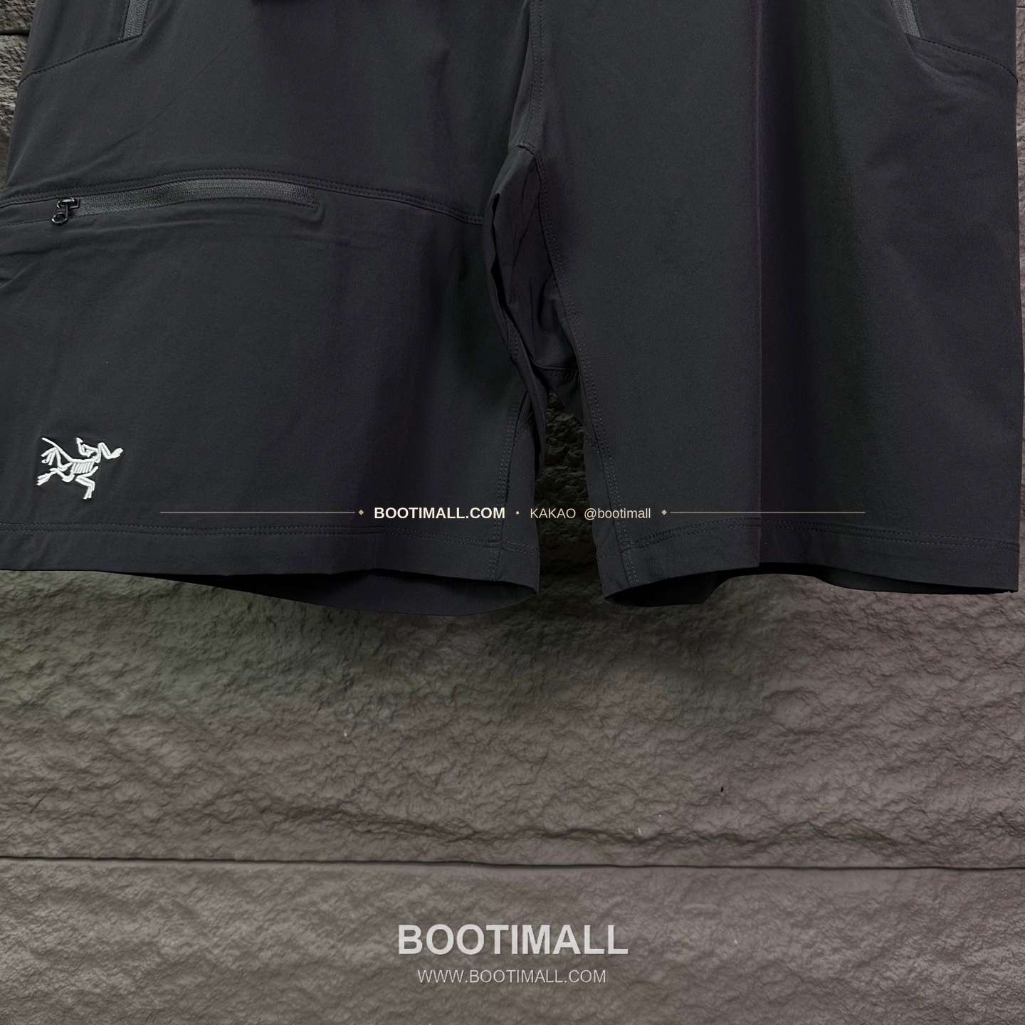 아크테릭스 2026SS 폴리에스터 기능성 멀티포켓 루즈핏 집업 쇼츠 Arc'teryx 2026 SS Polyester Functional Multi Pocket Loose Fit Zip Shorts 5