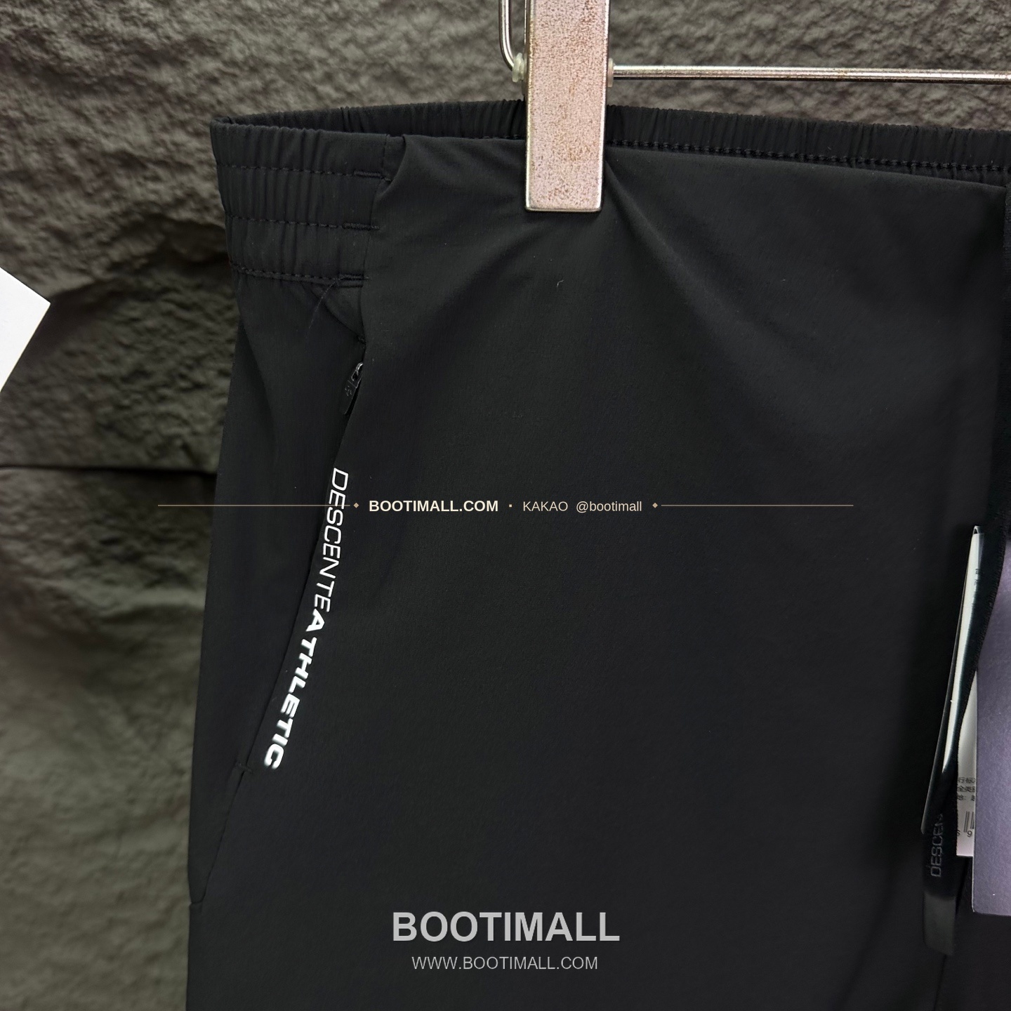 데상트 2026SS 폴리에스터 기능성 로고패치 멀티포켓 루즈핏 집업 쇼츠 Descente 2026 SS Polyester Functional Logo Patch Multi Pocket Loose Fit Zip Shorts 4