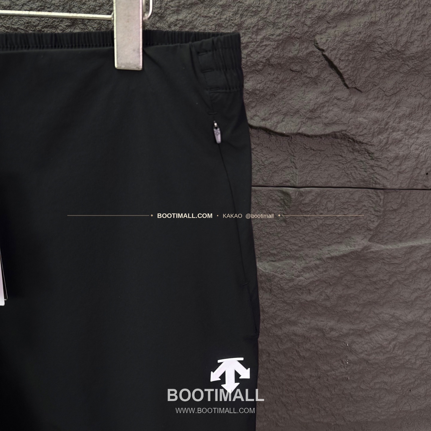 데상트 2026SS 폴리에스터 기능성 로고패치 멀티포켓 루즈핏 집업 쇼츠 Descente 2026 SS Polyester Functional Logo Patch Multi Pocket Loose Fit Zip Shorts 5