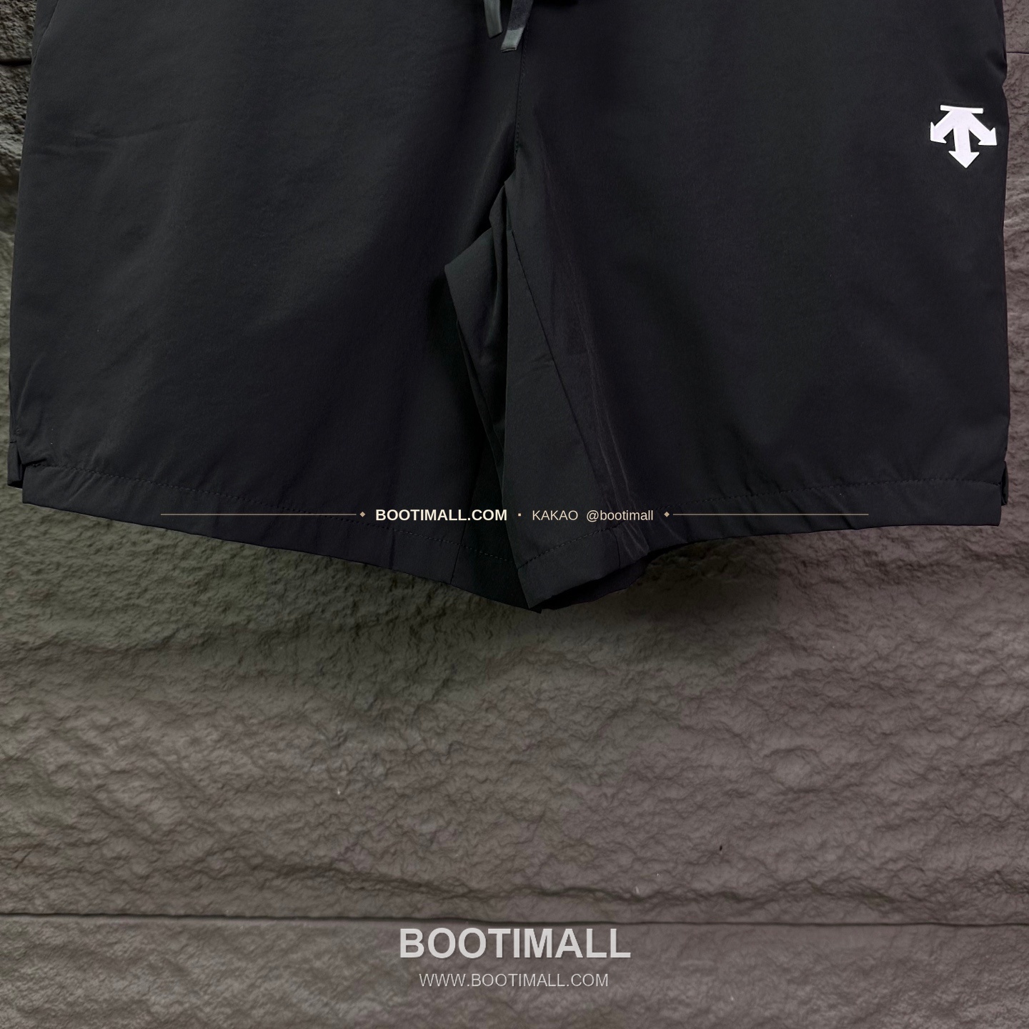 데상트 2026SS 폴리에스터 기능성 로고패치 멀티포켓 루즈핏 집업 쇼츠 Descente 2026 SS Polyester Functional Logo Patch Multi Pocket Loose Fit Zip Shorts 6