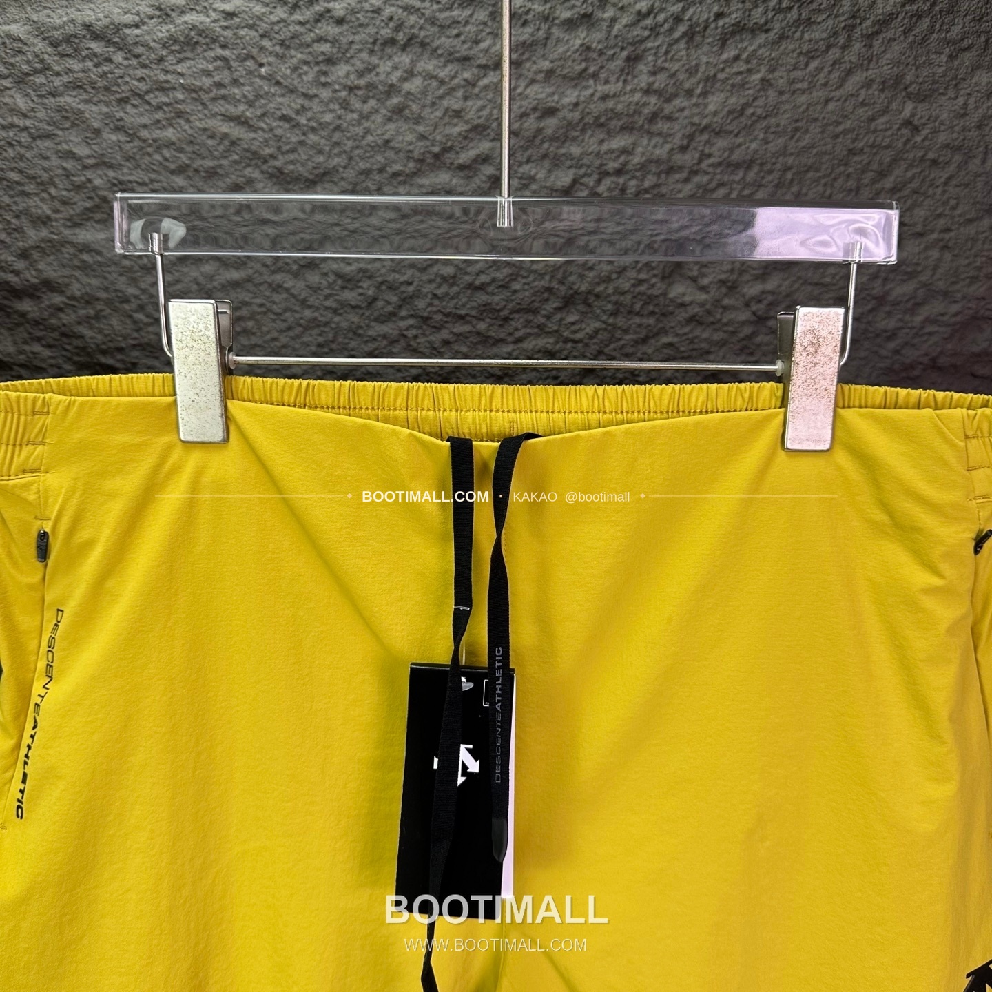 데상트 2026SS 폴리에스터 기능성 로고패치 멀티포켓 루즈핏 집업 쇼츠 Descente 2026 SS Polyester Functional Logo Patch Multi Pocket Loose Fit Zip Shorts 3