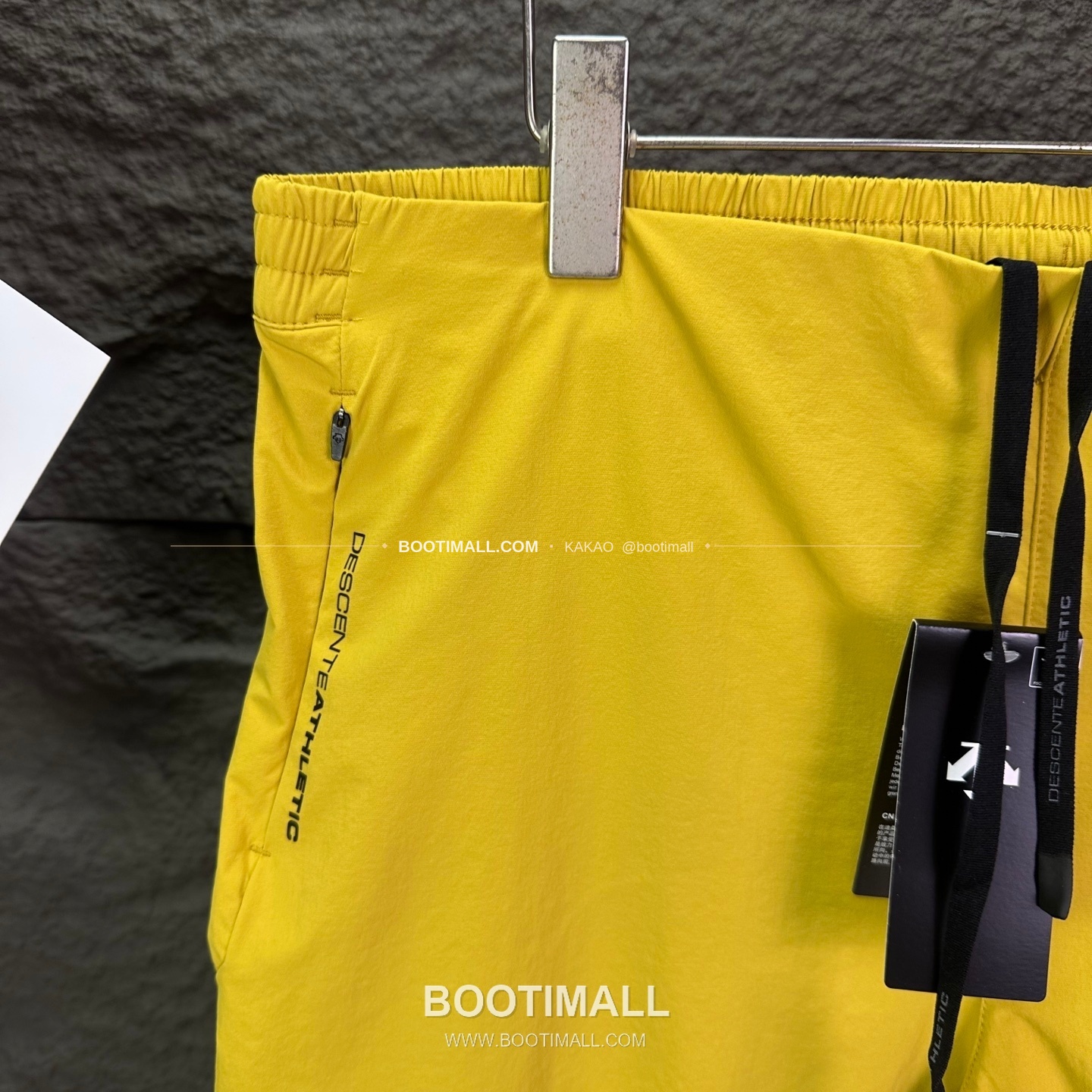 데상트 2026SS 폴리에스터 기능성 로고패치 멀티포켓 루즈핏 집업 쇼츠 Descente 2026 SS Polyester Functional Logo Patch Multi Pocket Loose Fit Zip Shorts 4