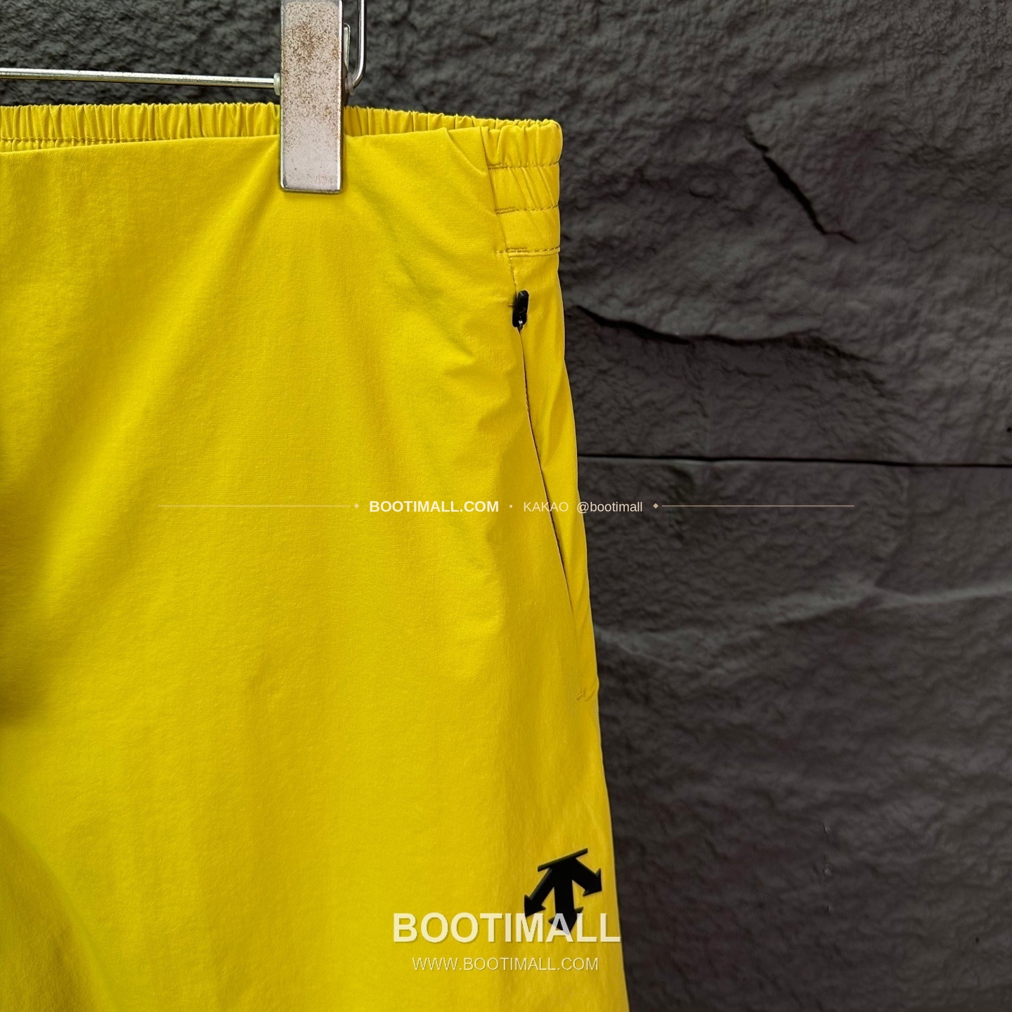 데상트 2026SS 폴리에스터 기능성 로고패치 멀티포켓 루즈핏 집업 쇼츠 Descente 2026 SS Polyester Functional Logo Patch Multi Pocket Loose Fit Zip Shorts 5