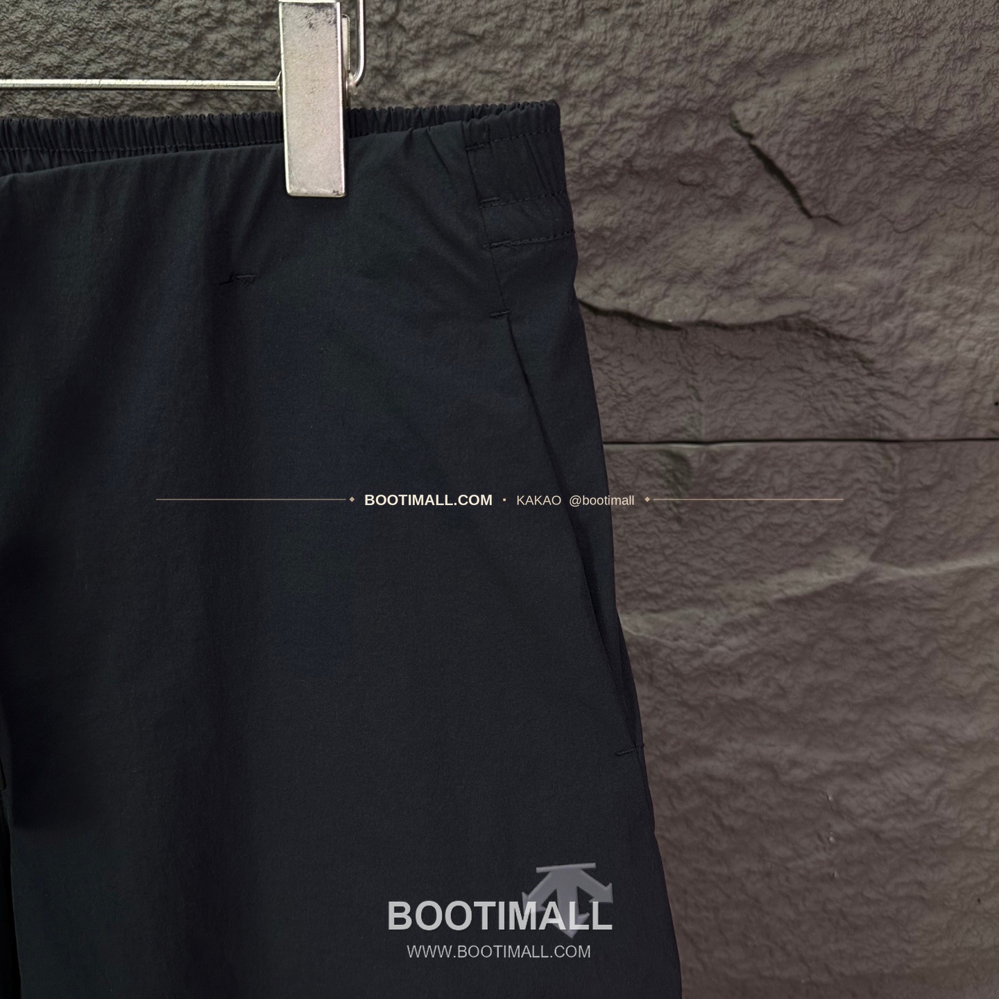 데상트 2026SS 폴리에스터 기능성 로고패치 멀티포켓 루즈핏 집업 쇼츠 Descente 2026 SS Polyester Functional Logo Patch Multi Pocket Loose Fit Zip Shorts 4