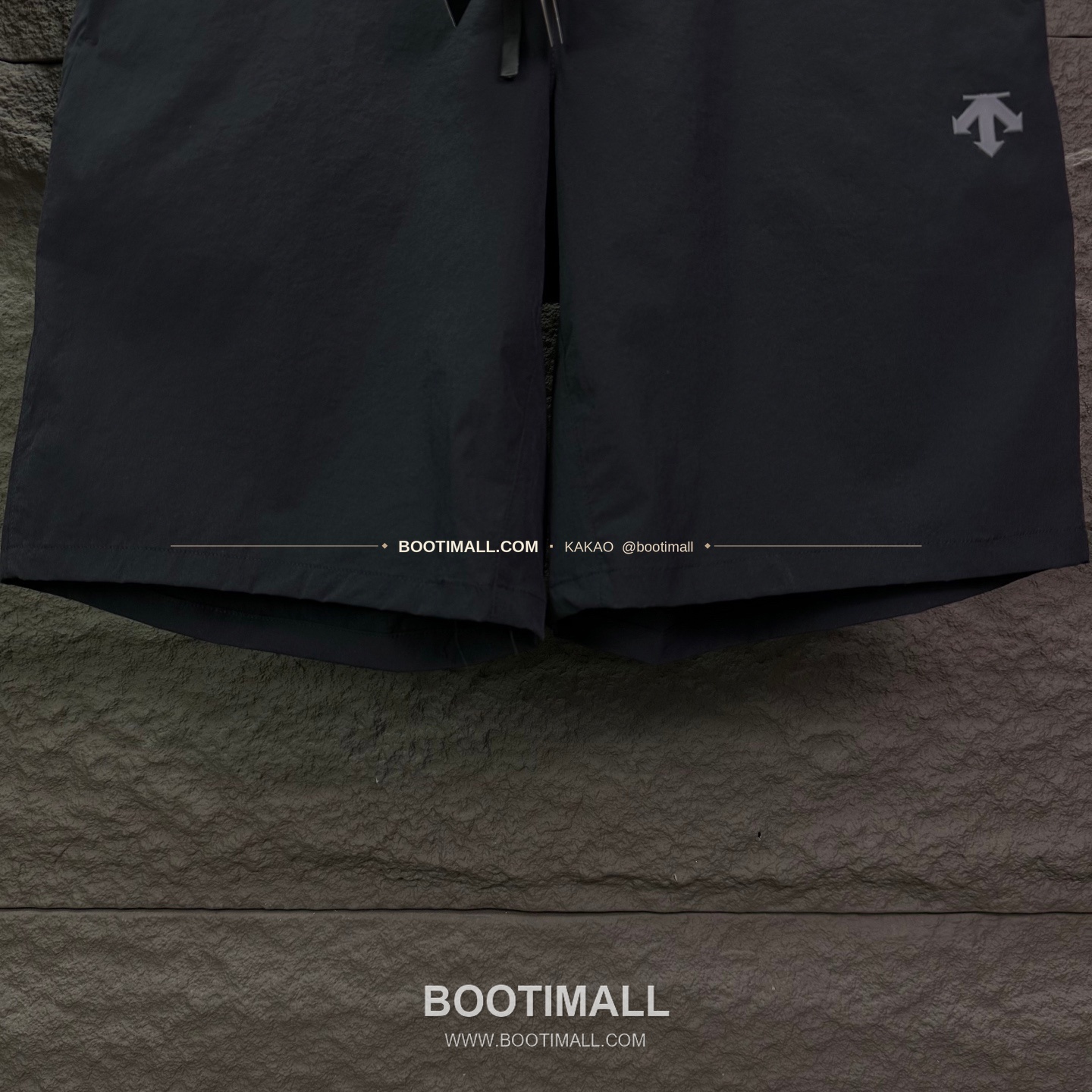 데상트 2026SS 폴리에스터 기능성 로고패치 멀티포켓 루즈핏 집업 쇼츠 Descente 2026 SS Polyester Functional Logo Patch Multi Pocket Loose Fit Zip Shorts 6