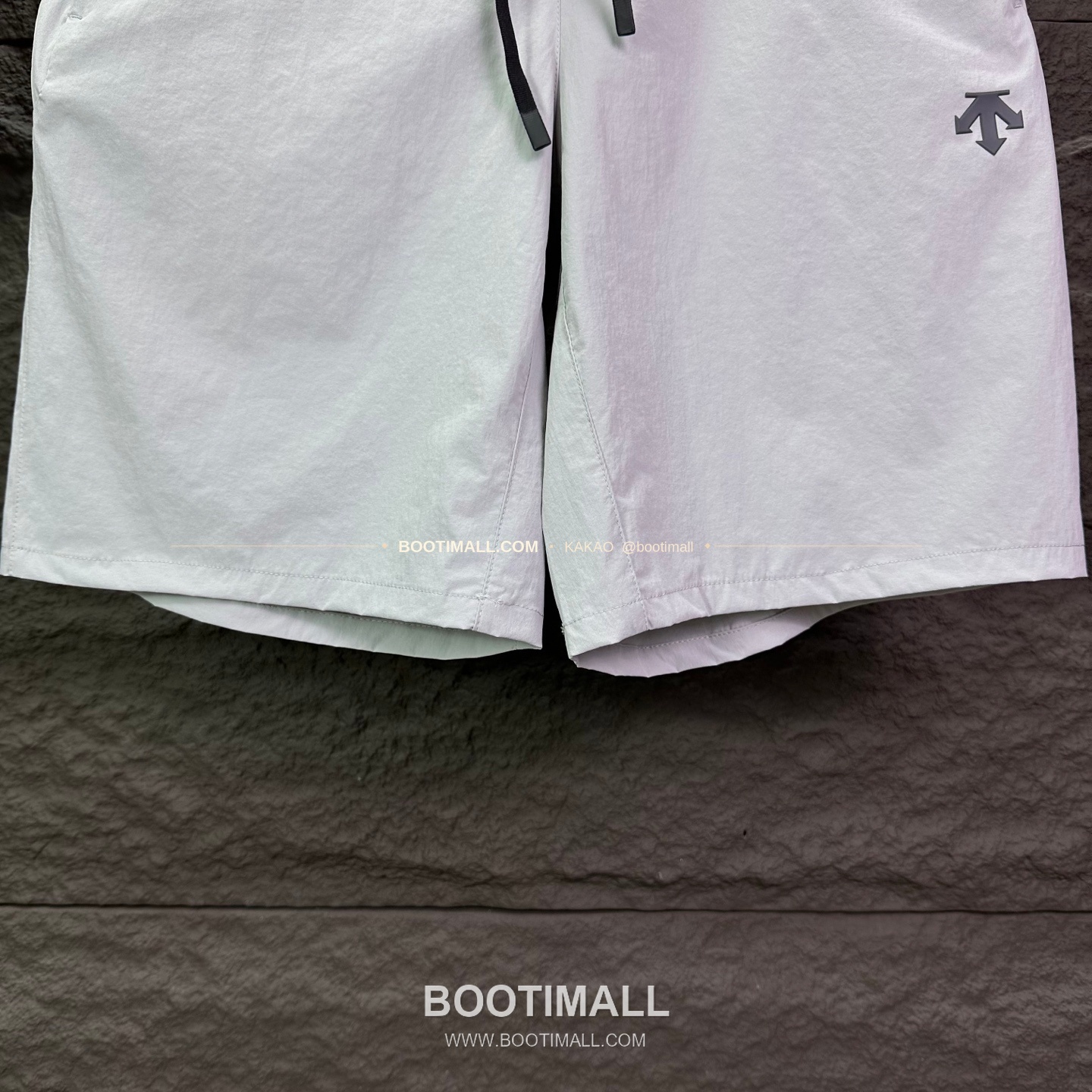 데상트 2026SS 폴리에스터 기능성 로고패치 멀티포켓 루즈핏 집업 쇼츠 Descente 2026 SS Polyester Functional Logo Patch Multi Pocket Loose Fit Zip Shorts 6