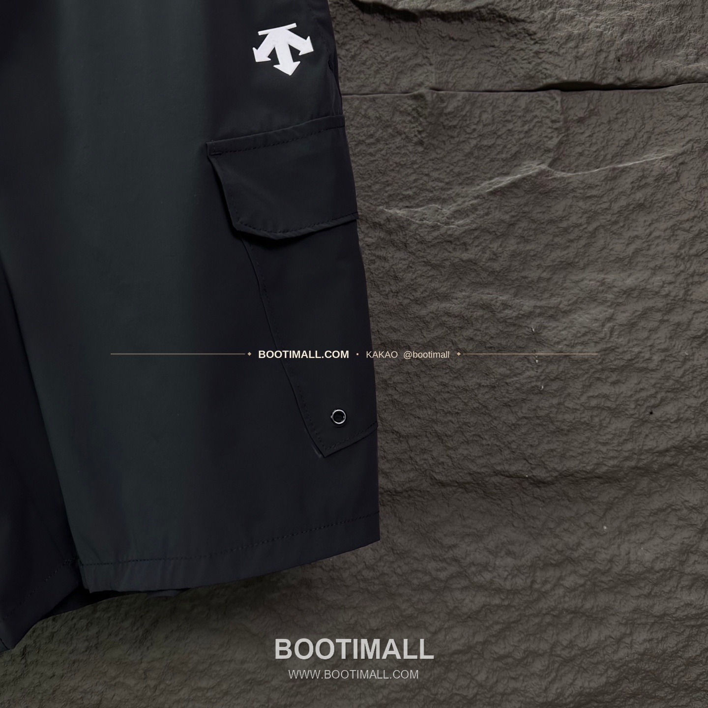 데상트 2026SS 폴리에스터 기능성 로고패치 멀티포켓 루즈핏 집업 쇼츠 Descente 2026 SS Polyester Functional Logo Patch Multi Pocket Loose Fit Zip Shorts 6