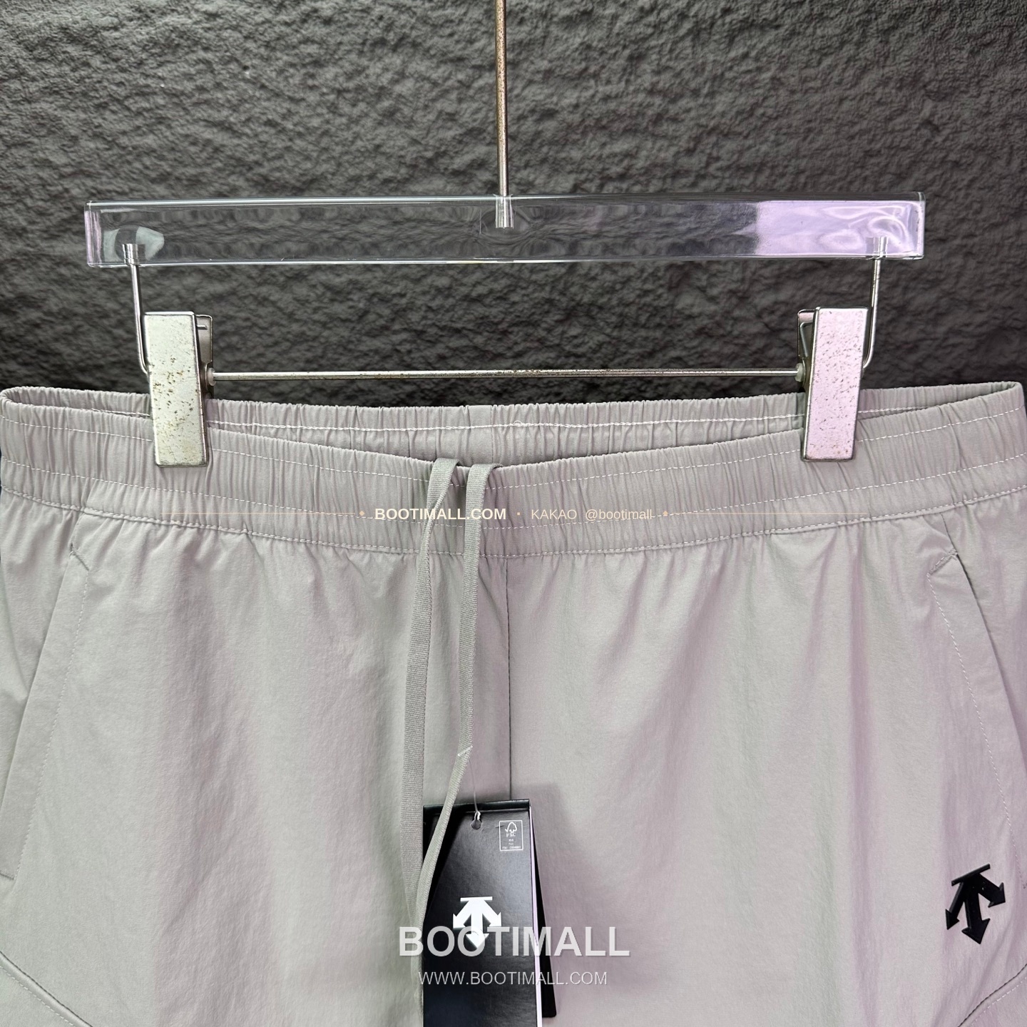 데상트 2026SS 폴리에스터 기능성 로고패치 멀티포켓 루즈핏 집업 쇼츠 Descente 2026 SS Polyester Functional Logo Patch Multi Pocket Loose Fit Zip Shorts 3