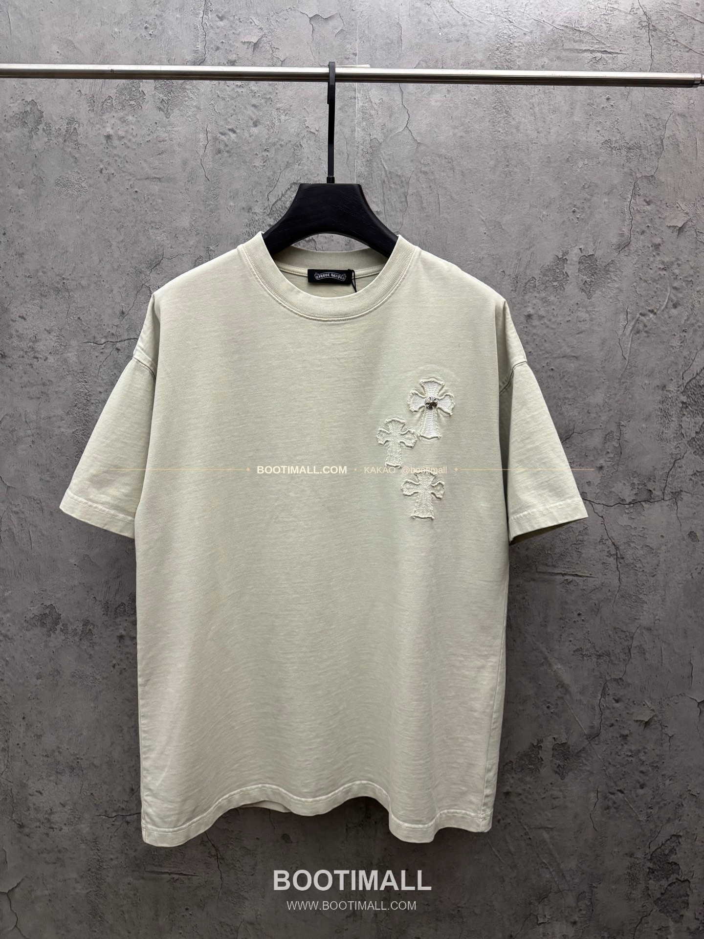 크롬하츠 2026SS 헤비코튼 크로스패치자수 루즈핏 반팔 티셔츠 Chrome Hearts 2026 SS Heavy Cotton Cross Patch Embroidery Loose Fit Short Sleeve T-Shirt 26-2011 1