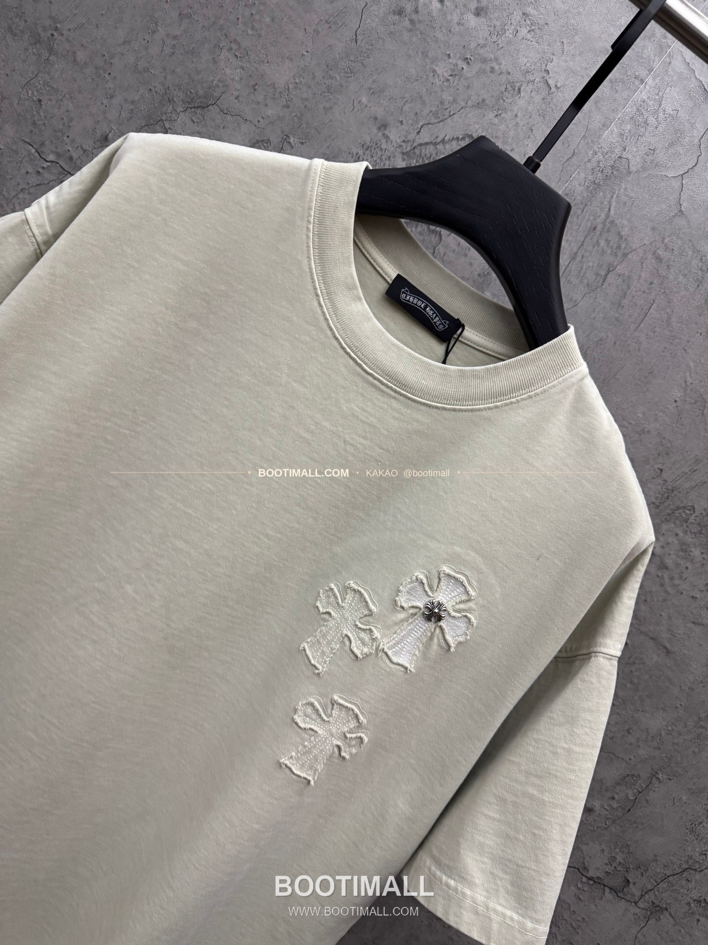 크롬하츠 2026SS 헤비코튼 크로스패치자수 루즈핏 반팔 티셔츠 Chrome Hearts 2026 SS Heavy Cotton Cross Patch Embroidery Loose Fit Short Sleeve T-Shirt 26-2011 3